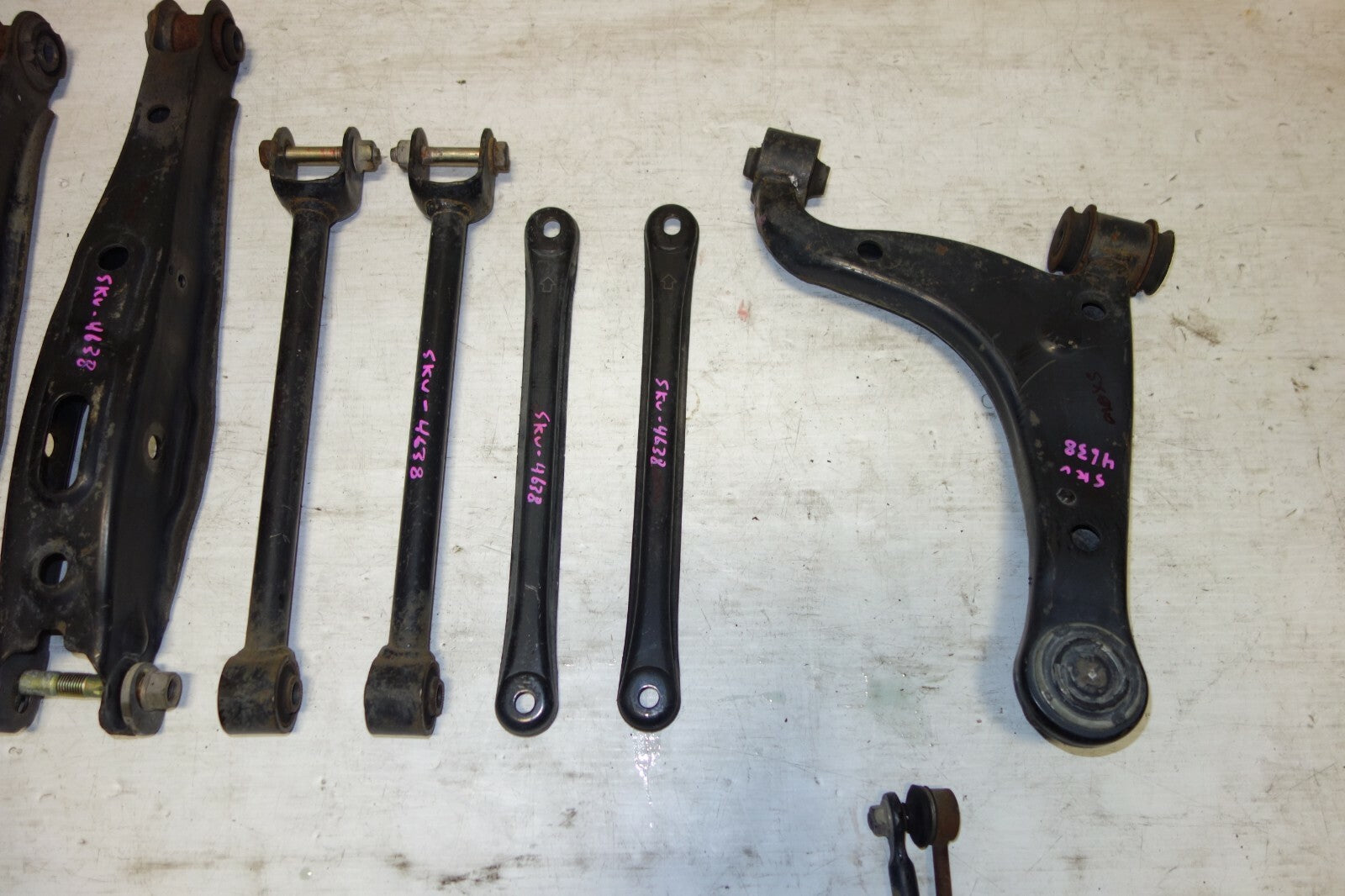 JDM Lexus IS300 / Altezza Rear Lower Control Arms Suspension SXE10 OEM 2001-2005