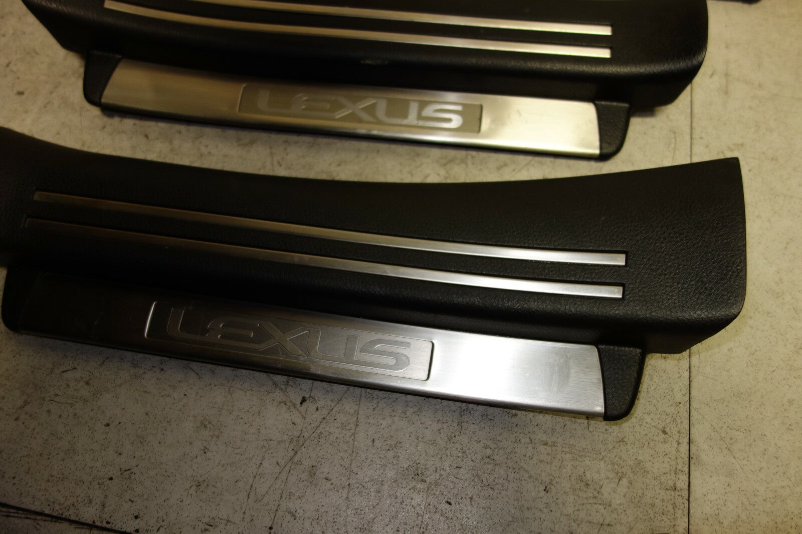 JDM LEXUS USF40 GENUINE LS460 OEM DOOR SILLS SCUFF PLATES RARE USF40 2007-2012
