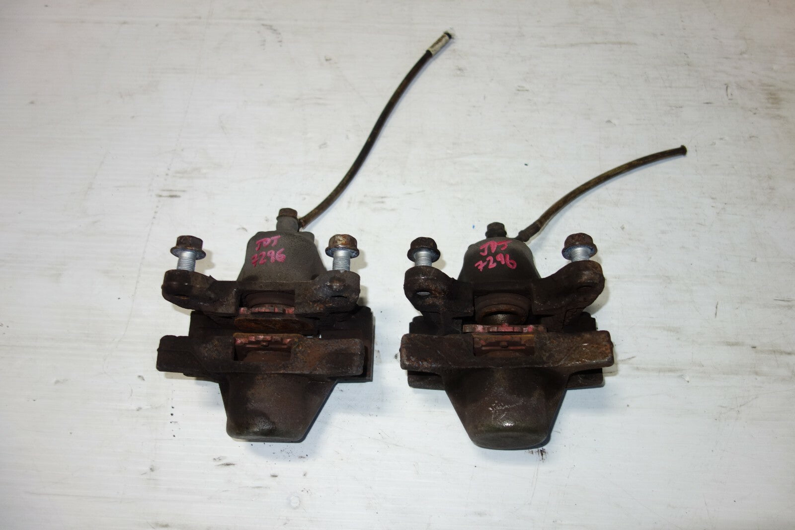 Lexus IS300 Rear Brake Calipers 2001 2002 2003 2004 2005 OEM Genuine Japan