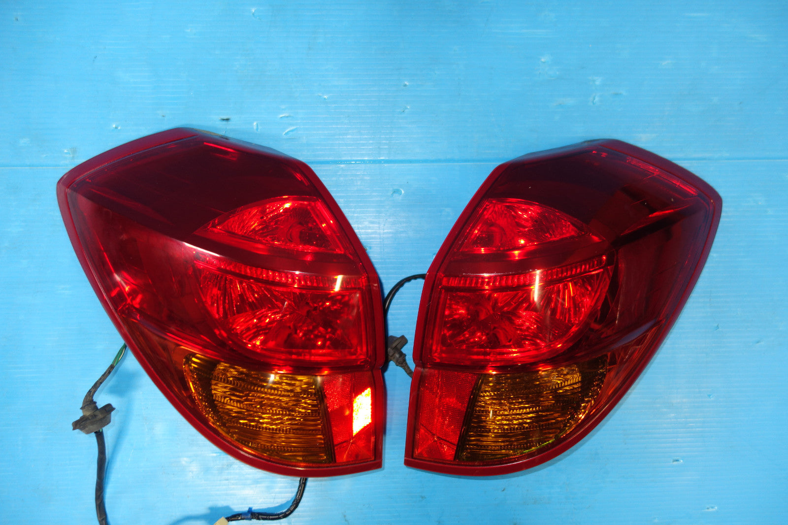 Subaru Legacy Original Rear Tail Lights Lamps Pair RH LH Taillights 2005-2007