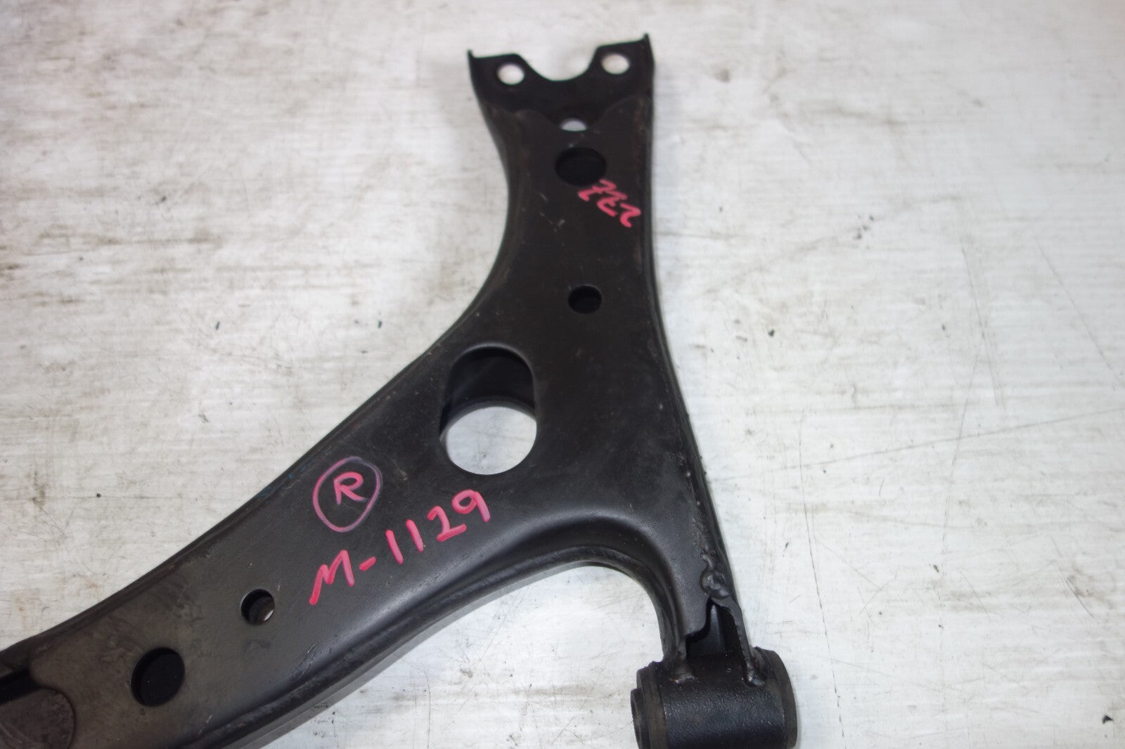 JDM 2000-2005 TOYOTA CELICA OEM FRONT LOWER CONTROL ARM RIGHT SIDE GT GTS ZZT231