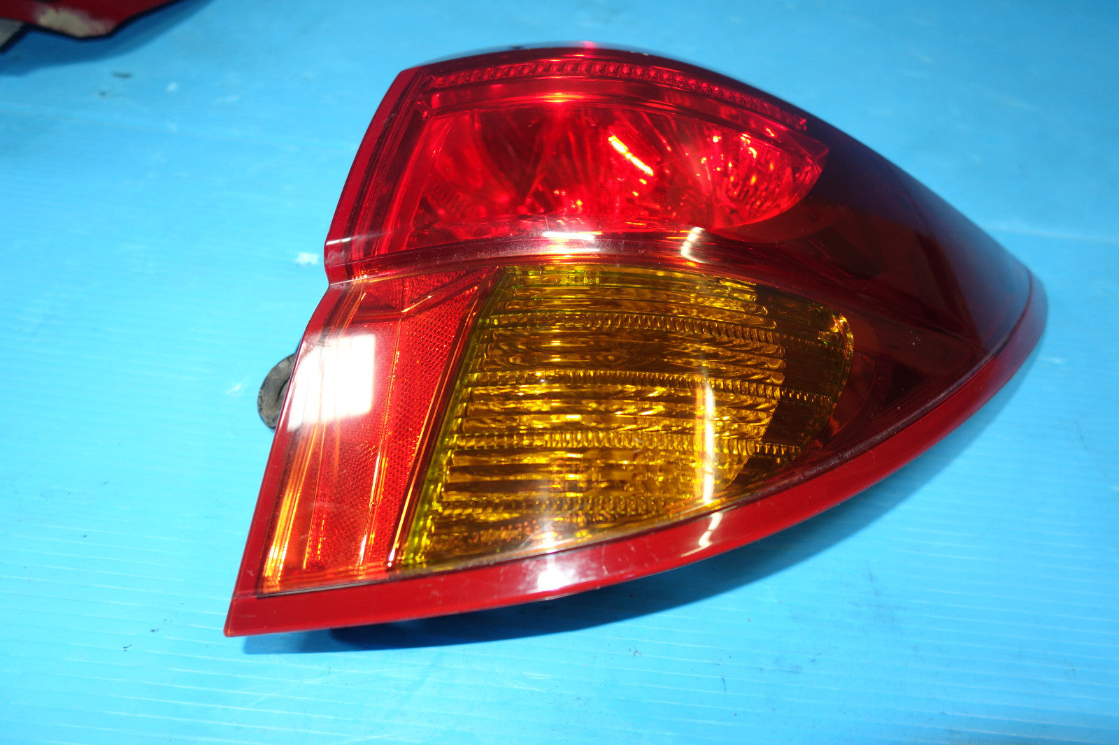 Subaru Legacy Original Rear Tail Lights Lamps Pair RH LH Taillights 2005-2007