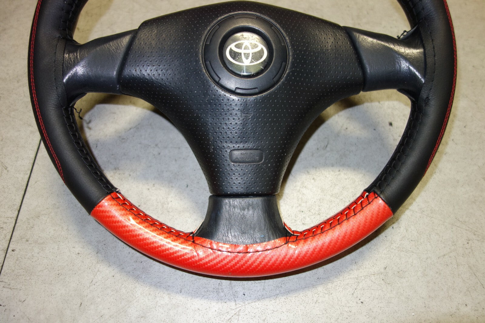 JDM 2000-2005 TOYOTA CELICA  STEERING WHEEL HUB ZZT231 ZZT230 VERY RARE