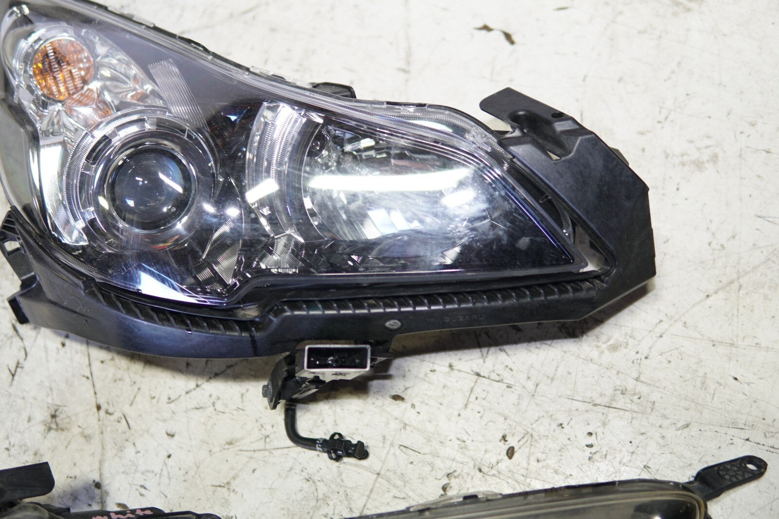 JDM 2010-2014 GENUINE SUBARU LEGACY OUTBACK OEM HID HEAD LIGHT LAMPS BRM BR9 BM9
