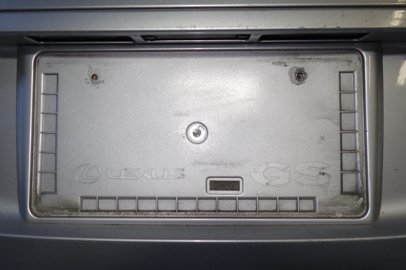 JDM LEXUS GS450H REAR TRUNK LID LUGGAGE DOOR COVER 69204-53010 OEM 2007-2011