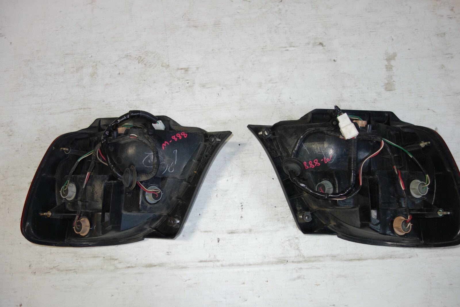 JDM 1998-2005 TOYOTA ARISTO LEXUS GS300  GS400 GS430 TAIL LIGHTS LAMPS SET