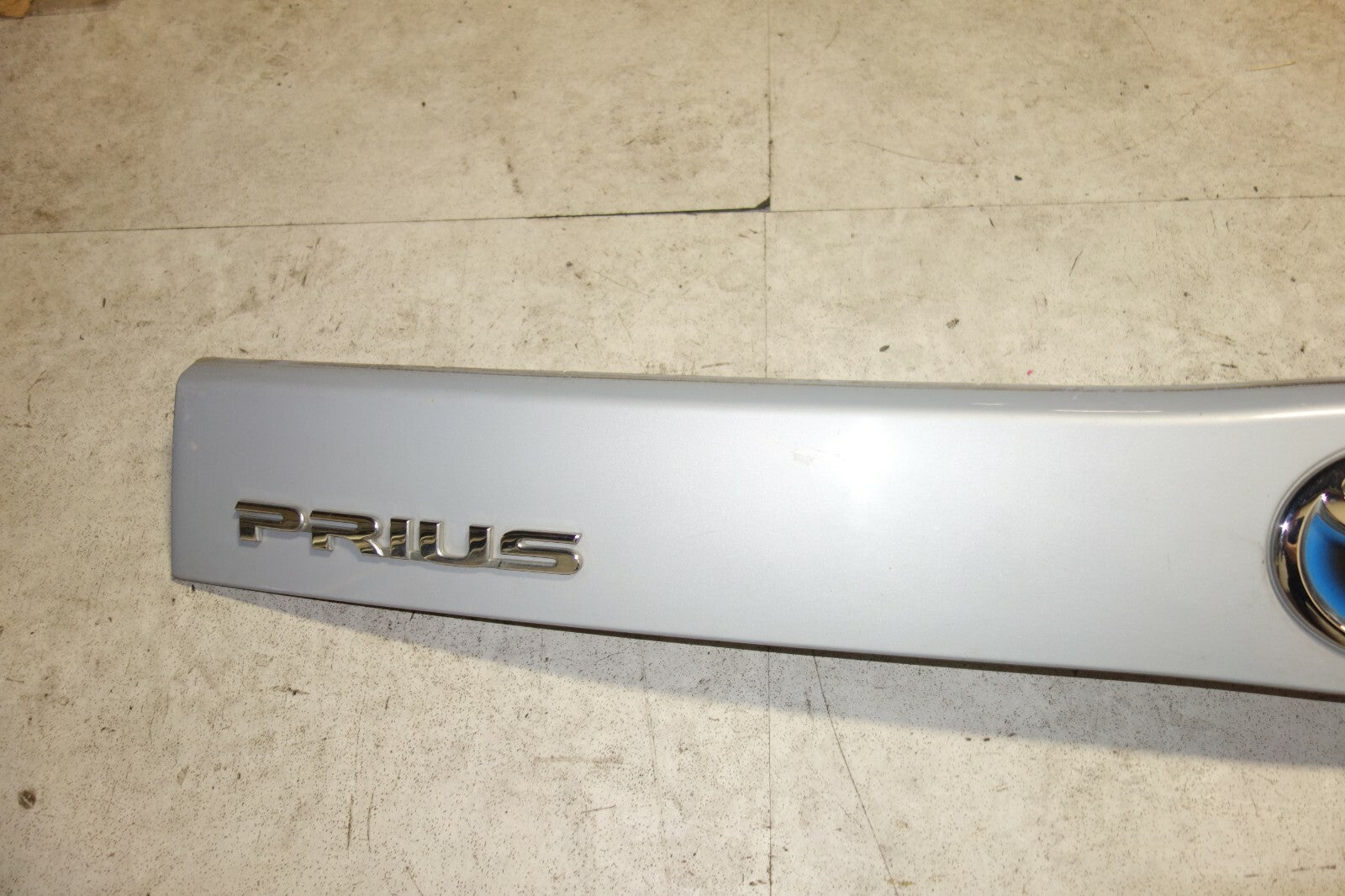 JDM Toyota Prius Rear Garnish Center Liftgate 2010-2015 OEM Genuine