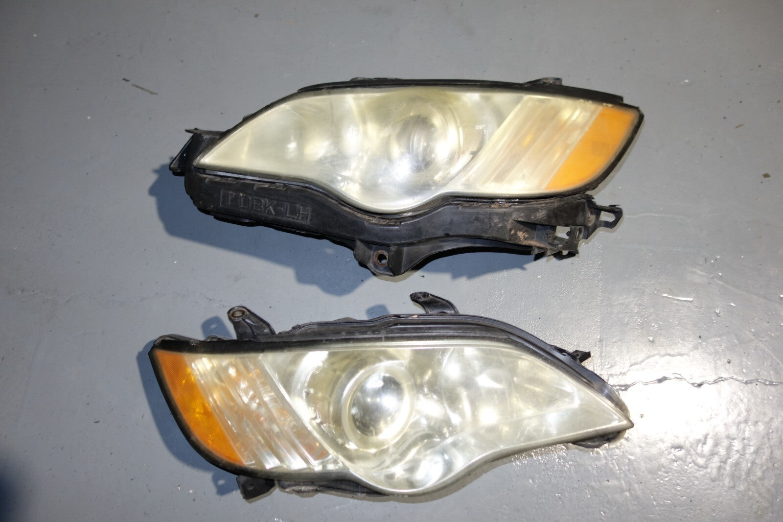2008-2009 GENUINE SUBARU LEGACY USED HEAD LIGHTS LAMPS BLE BP5 BP9