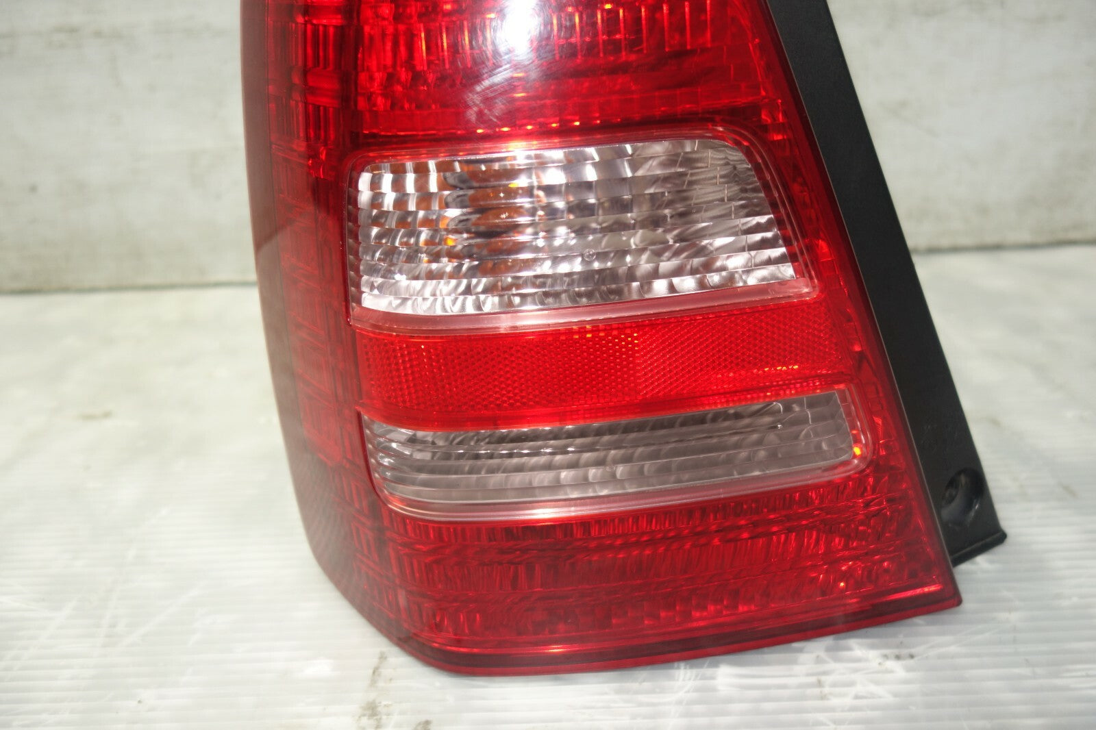 JDM 2003-2005 SUBARU FORESTER STi SG5 SG OEM TAIL LIGHT GENUINE LAMP LEFT SIDE