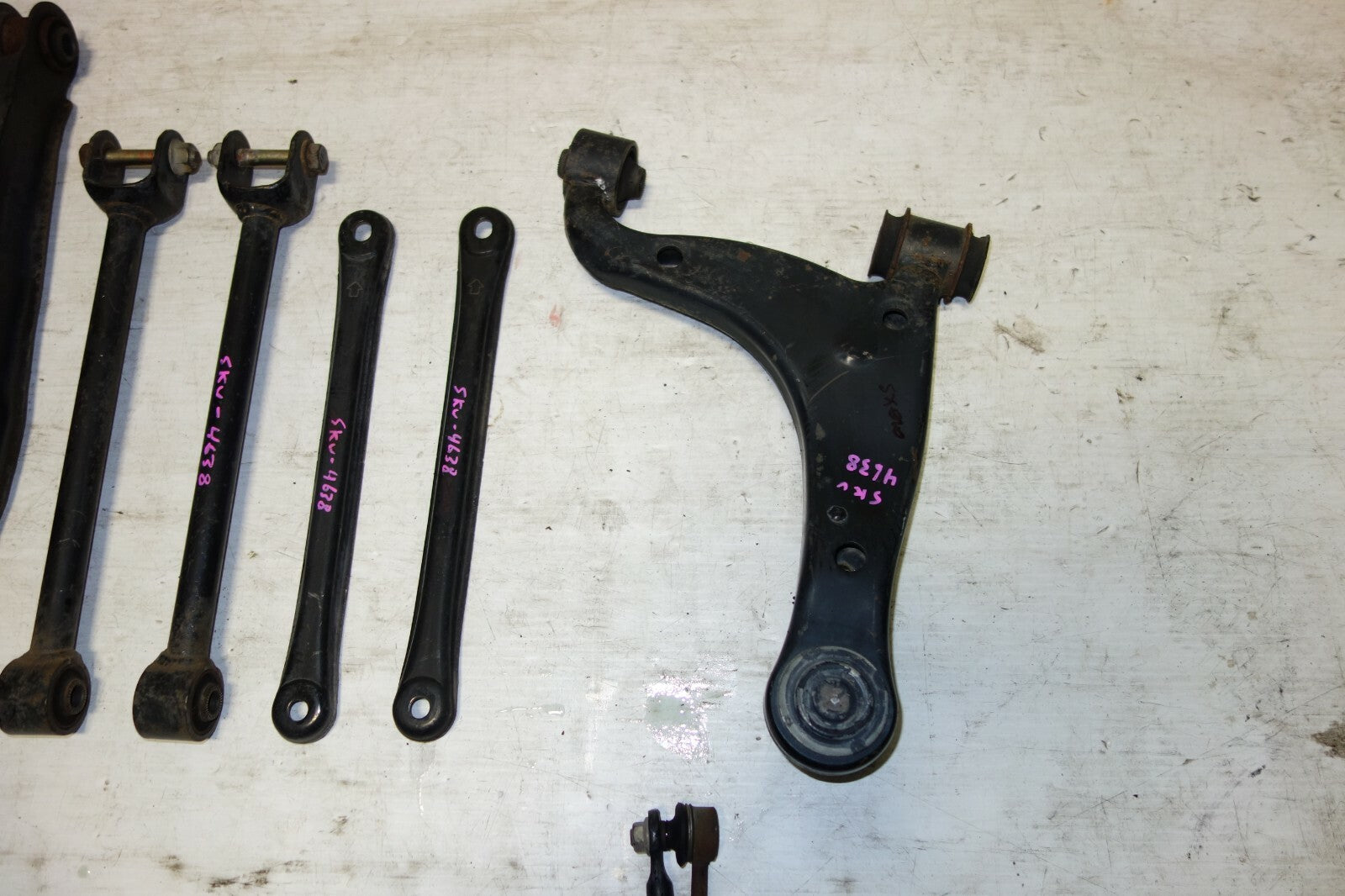JDM Lexus IS300 / Altezza Rear Lower Control Arms Suspension SXE10 OEM 2001-2005