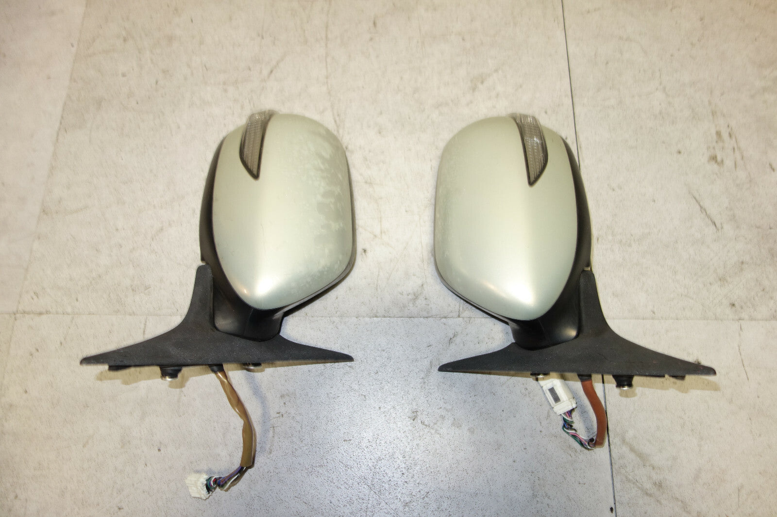 JDM Subaru Legacy Outback Power Folding Mirrors Heated Signal Lights 2005-2009
