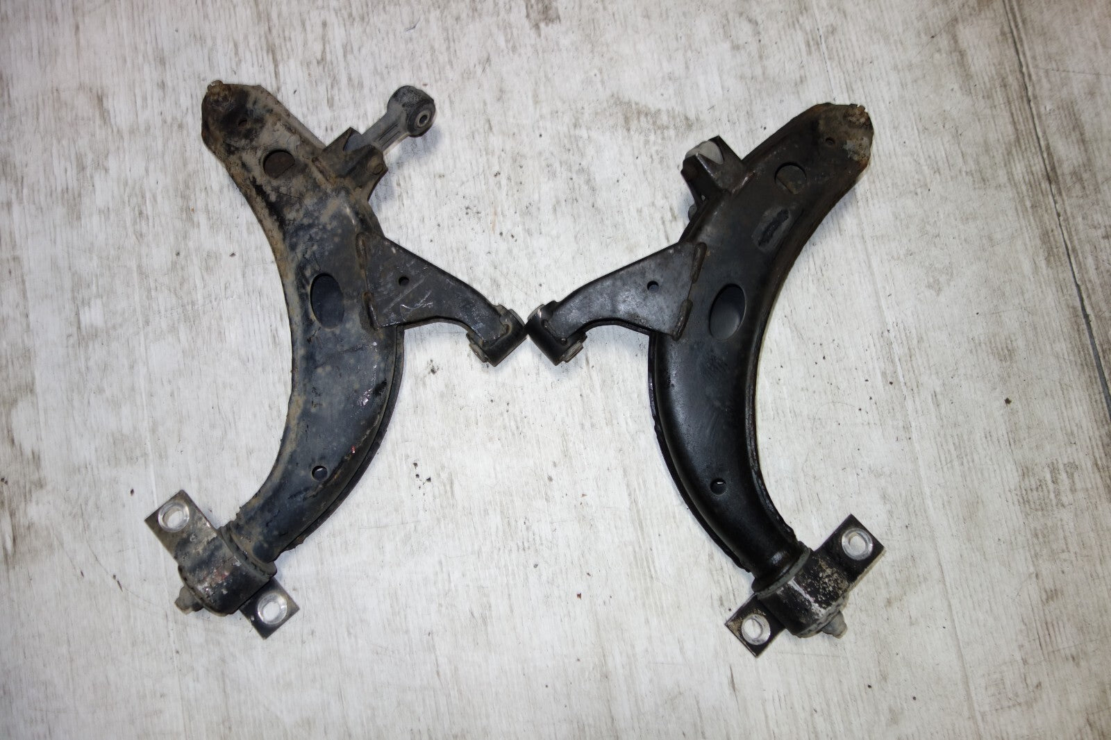 JDM 1993-2001 SUBARU IMPREZA WRX GC8 OEM FRONT LOWER CONTROL ARM SUSPENSION