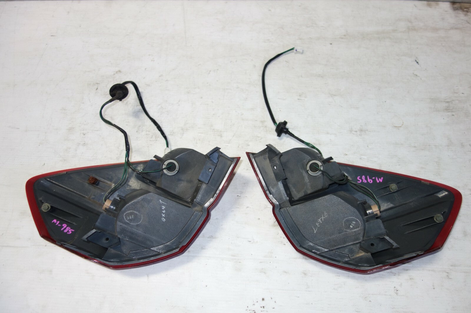 JDM SUBARU LEGACY OUTBACK USED RED AMBER TAIL LIGHTS TAIL LAMPS 2005-2009
