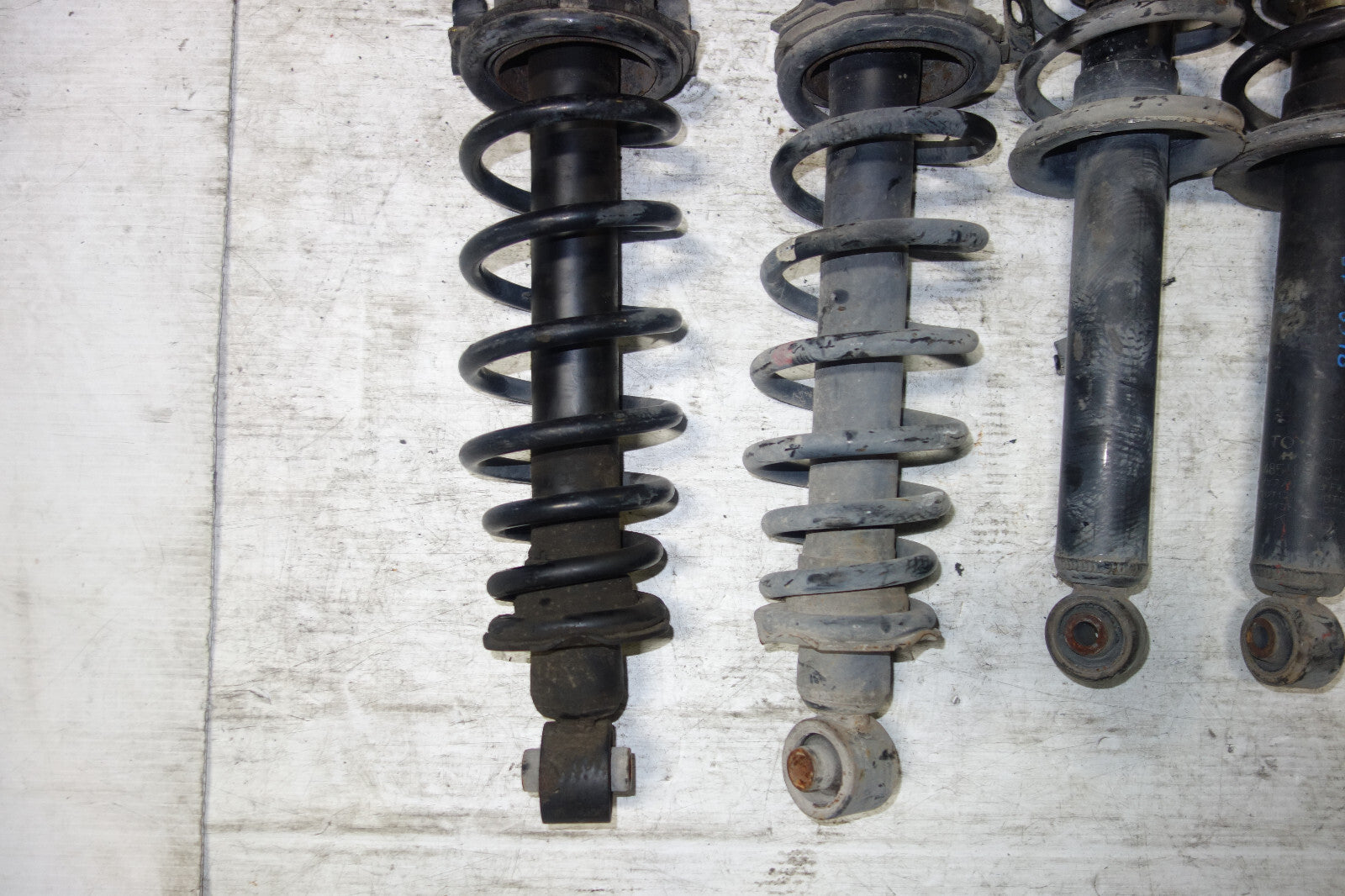 JDM Lexus IS300 Altezza SXE10 OEM Shocks Struts Springs Suspension 2001-2005