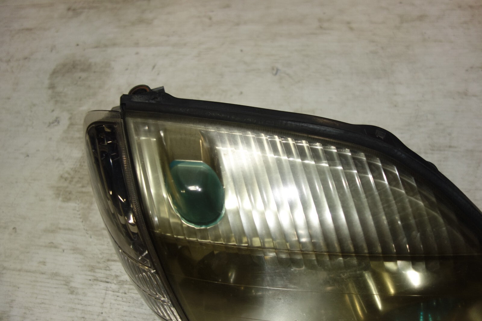 JDM Nissan X-Trail GT OEM Headlights Left Right PNT30 Left & Right 2000-2006