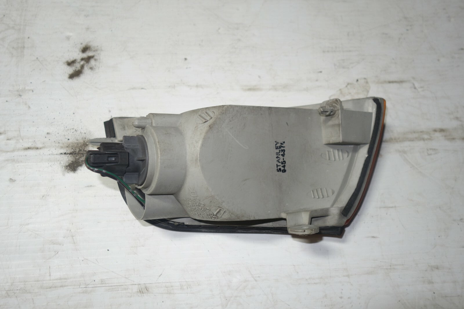 JDM 1996-1998 MITSUBISHI LANCER AVO 4 OEM FRONT RIGHT CORNER LIGHT SIGNAL LIGHTS