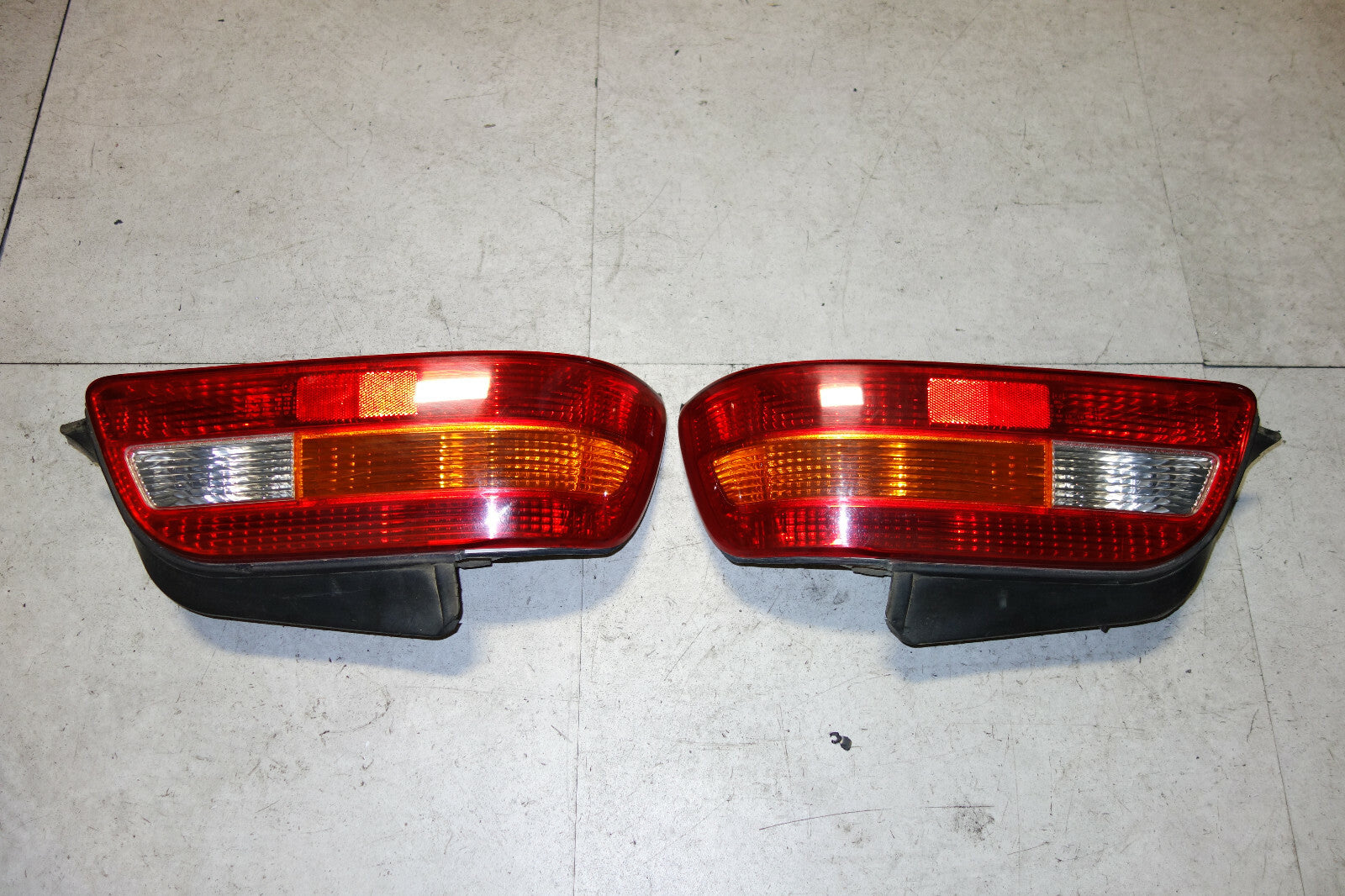 JDM Honda Legend KA7 Tail Lights Lamps OEM 1991-1995 Sedan 4-Door Left + Right