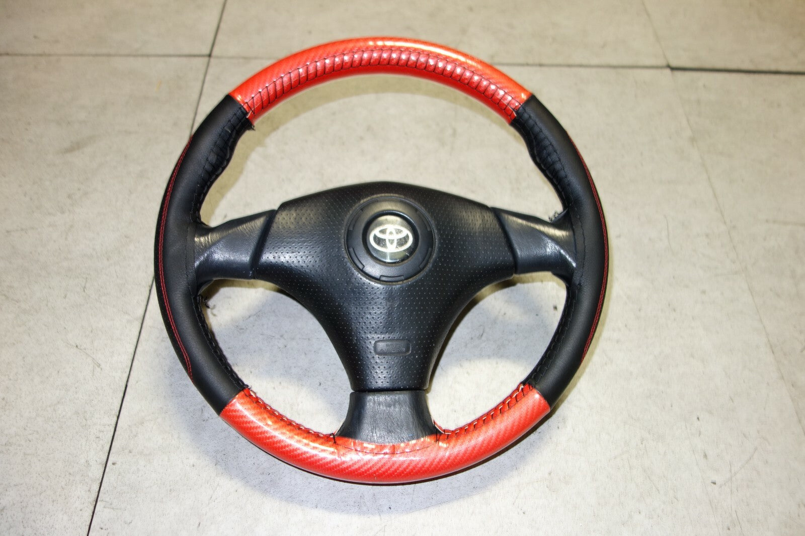 JDM 2000-2005 TOYOTA CELICA  STEERING WHEEL HUB ZZT231 ZZT230 VERY RARE