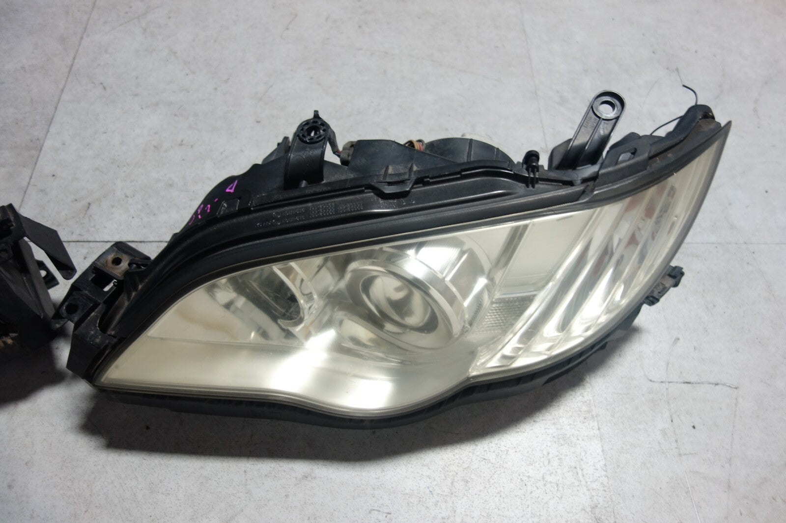 JDM 2008-2009 GENUINE SUBARU LEGACY USED OEM HID HEAD LIGHTS LAMPS BLE BP5 BP9