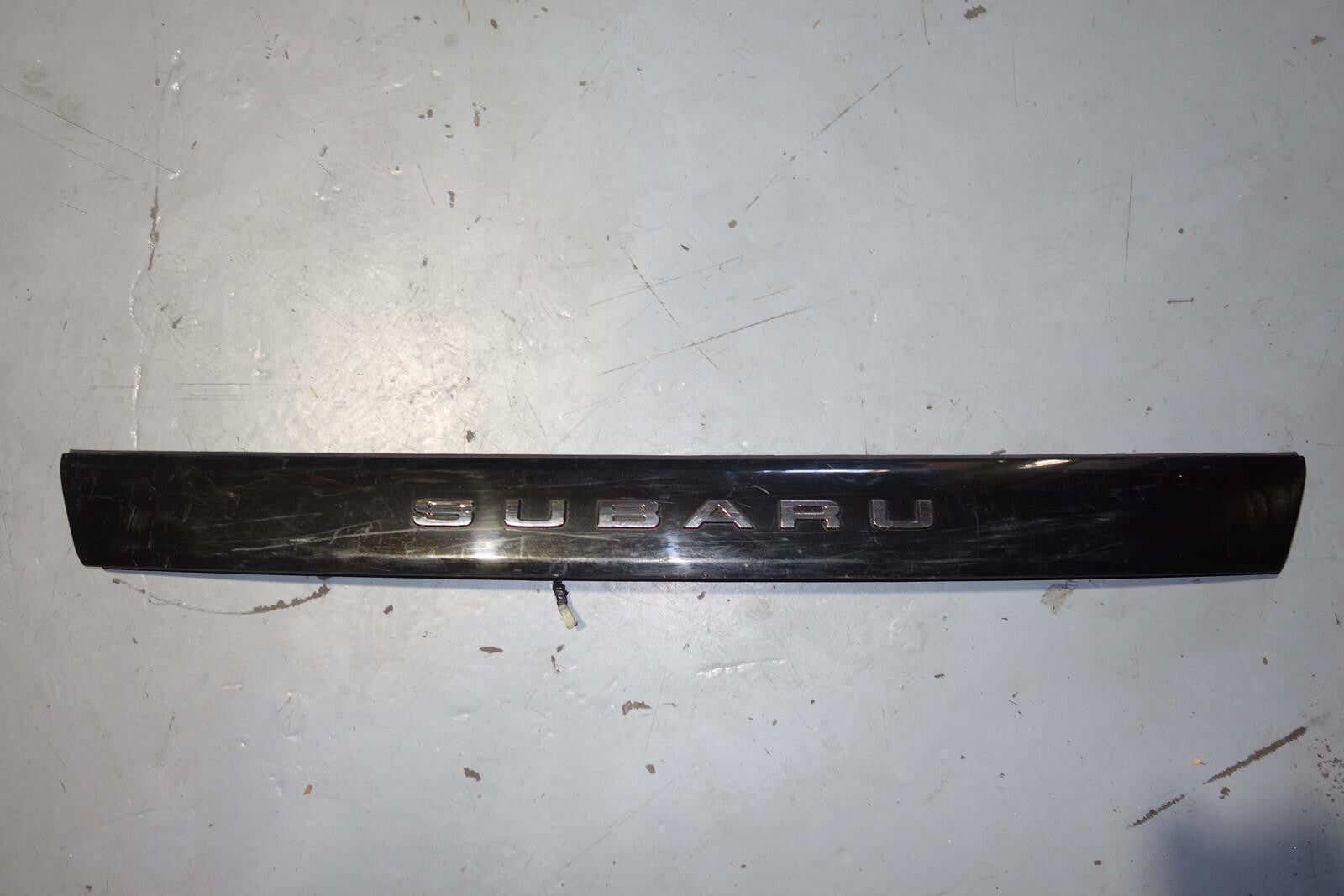 JDM Subaru Forester STi SG9 Rear Center Garnish Middle Wing Spoiler 2003-2005