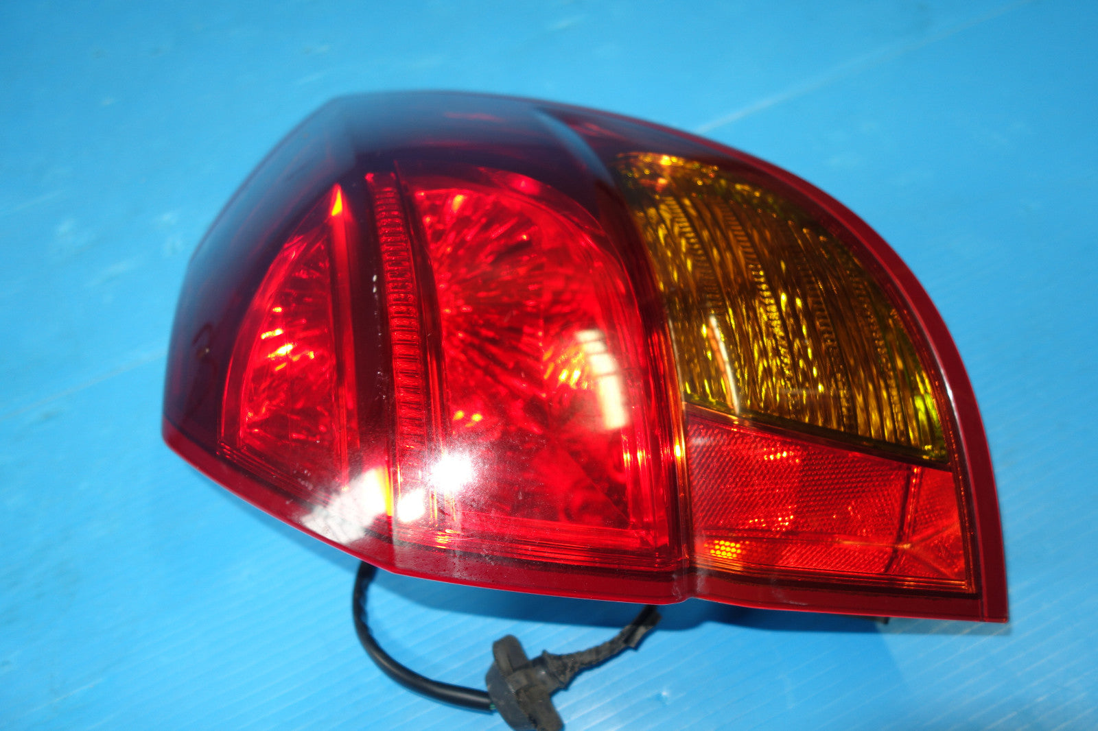 Subaru Legacy Original Rear Tail Lights Lamps Pair RH LH Taillights 2005-2007