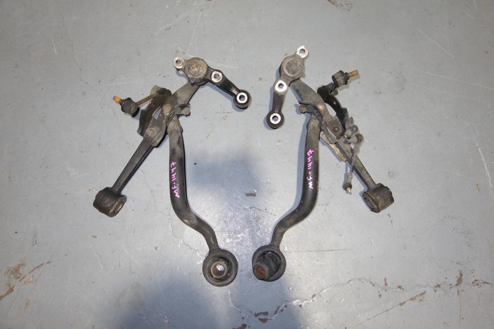 JDM 01-05 LEXUS IS300 OEM FRONT LOWER CONTROL ARM LEFT & RIGHT SXE10 ALTEZZA