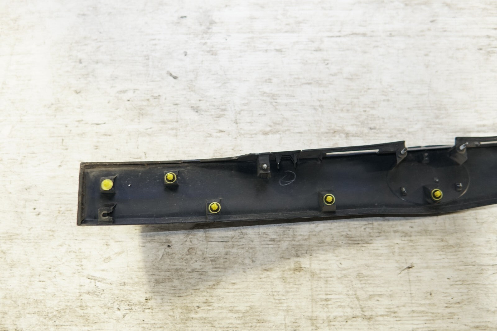 JDM TOYOTA PRIUS OEM REAR GARNISH CENTER ZVW30 2010-2011-2012-2013-2014-2015