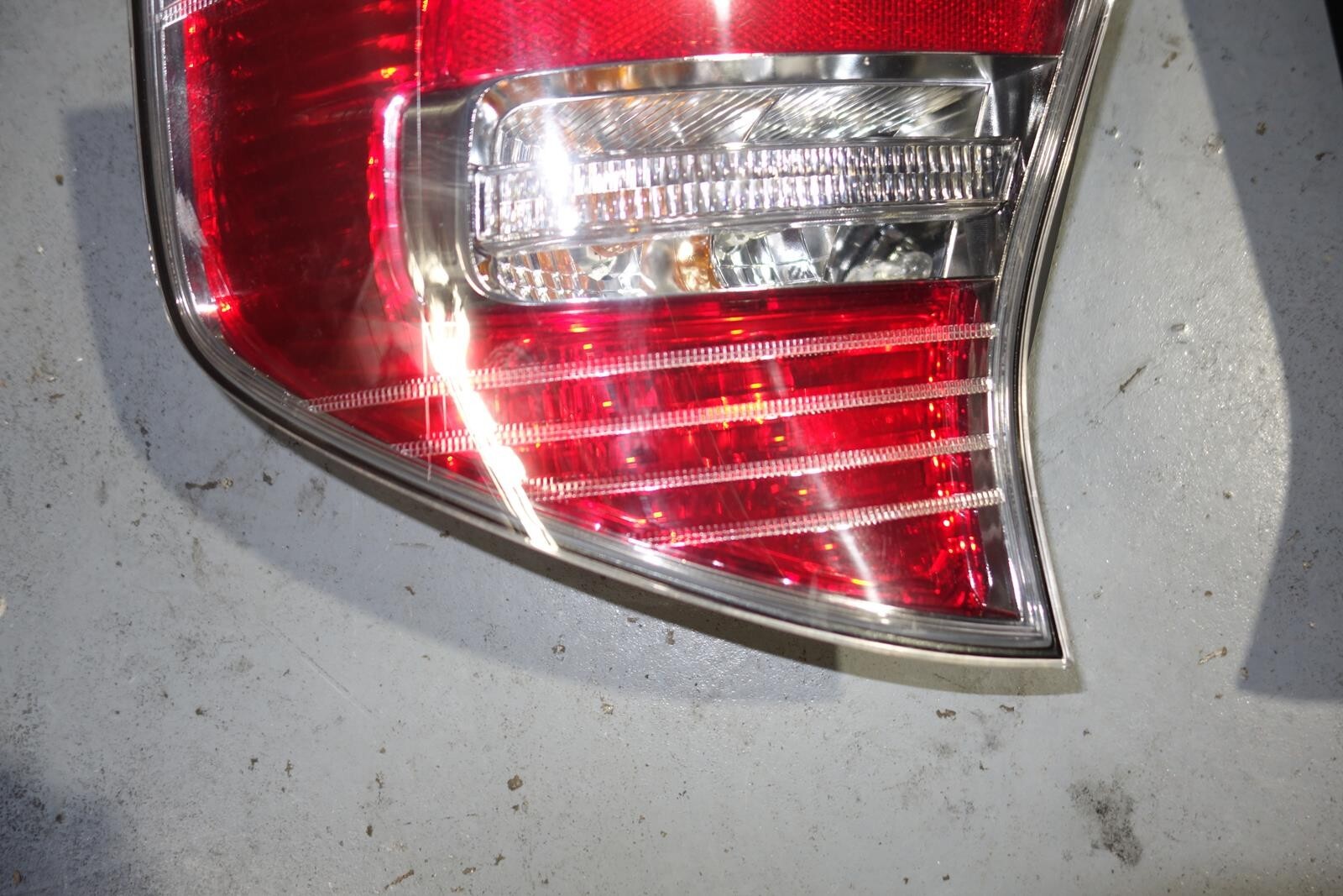 JDM 2005-2007 SUBARU LEGACY SEDAN OEM USED TAIL LIGHTS  LAMPS 4 DOOR SEDAN