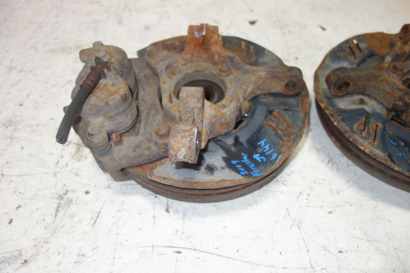 Subaru Forester Knuckle Spindles Calipers Front 2009 2010 2011 2012 2013 2014