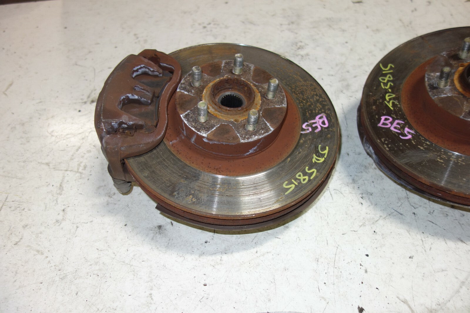 JDM Subaru Legacy BH5/BE5 Front Spindles Hub Calipers Left & Right 2000-2004