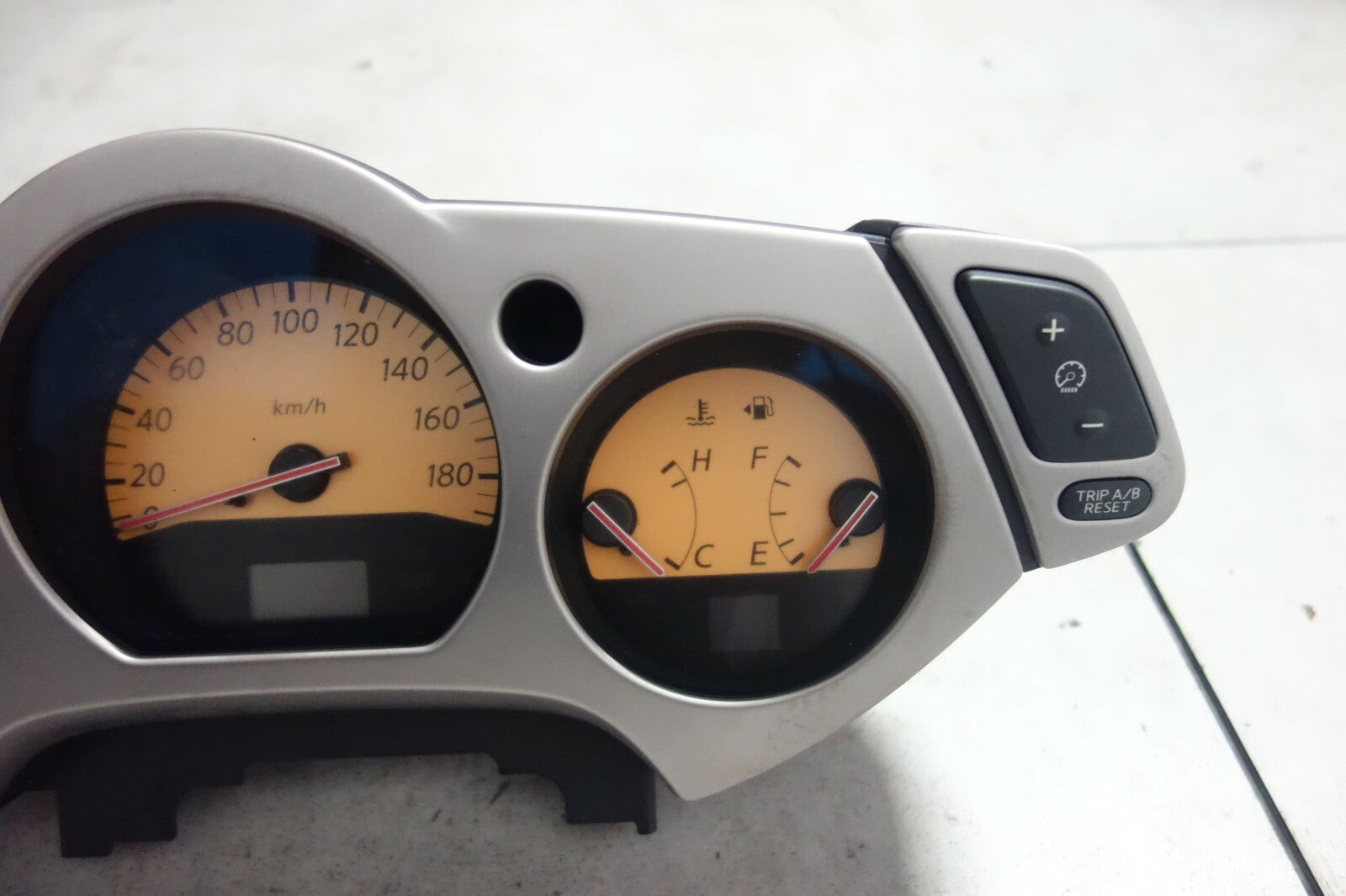 JDM 2003-2007 NISSAN MURANO 3.5L AUTOMATIC GAUGE CLUSTER  SPEEDOMETER KM/H