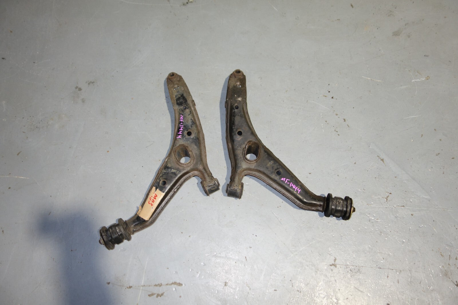 JDM 1996-2000 HONDA DOMANI OEM GENUINE FRONT LOWER CONTROL ARM MB3 MB4 PAIR