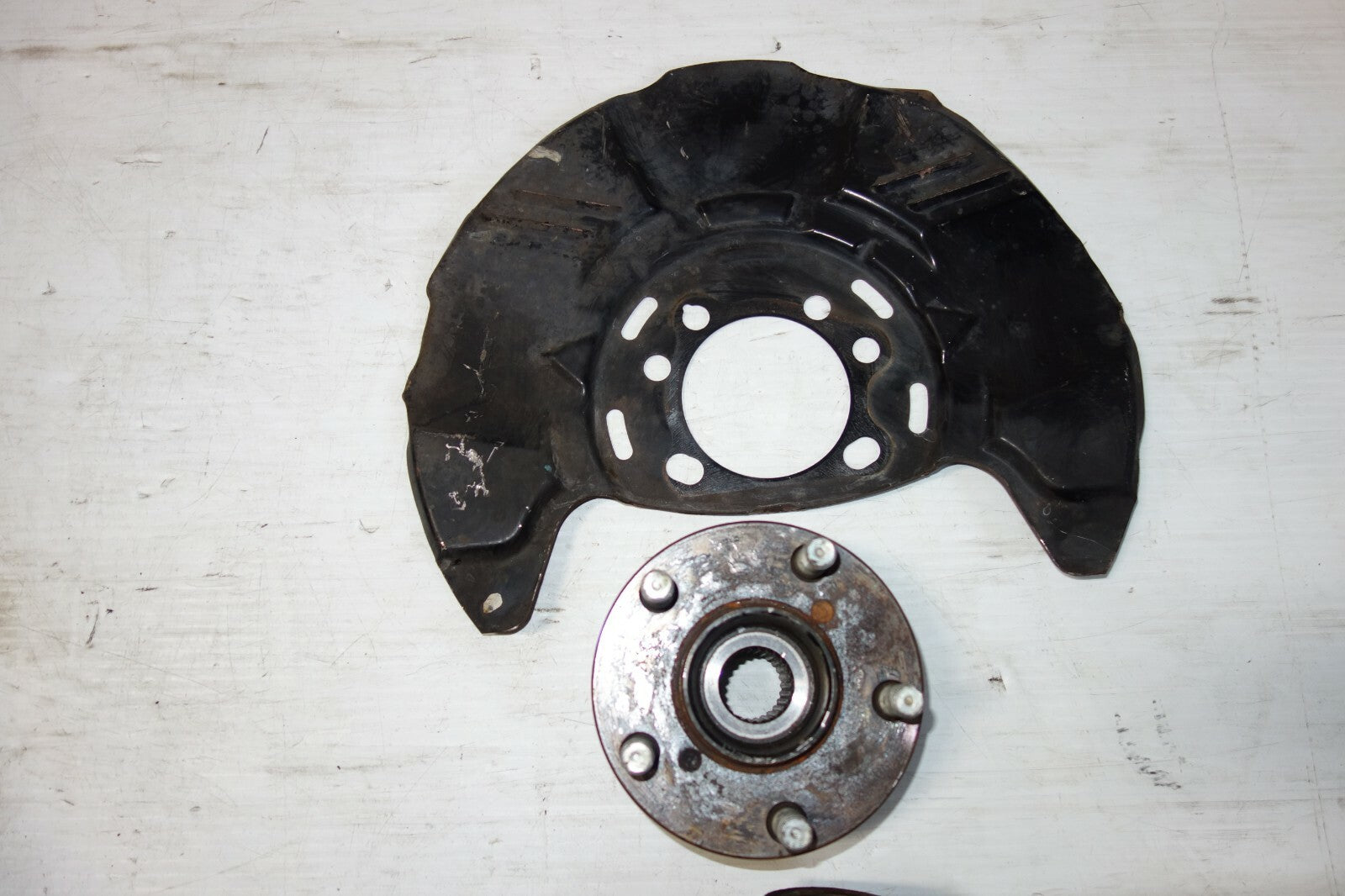 JDM SUBARU IMPREZA WRX FRONT SPINDLE HUB KNUCKLE SUSPENSION LEFT SIDE 2008-2014