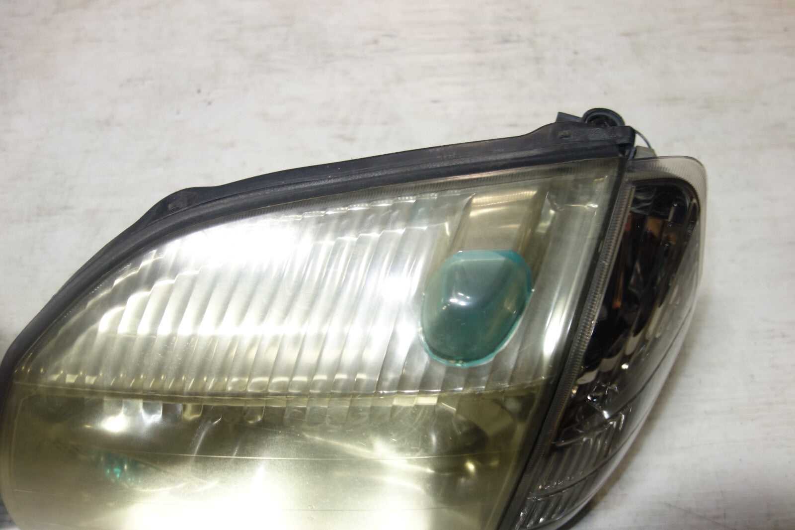 JDM Nissan X-Trail GT OEM Headlights Left Right PNT30 Left & Right 2000-2006