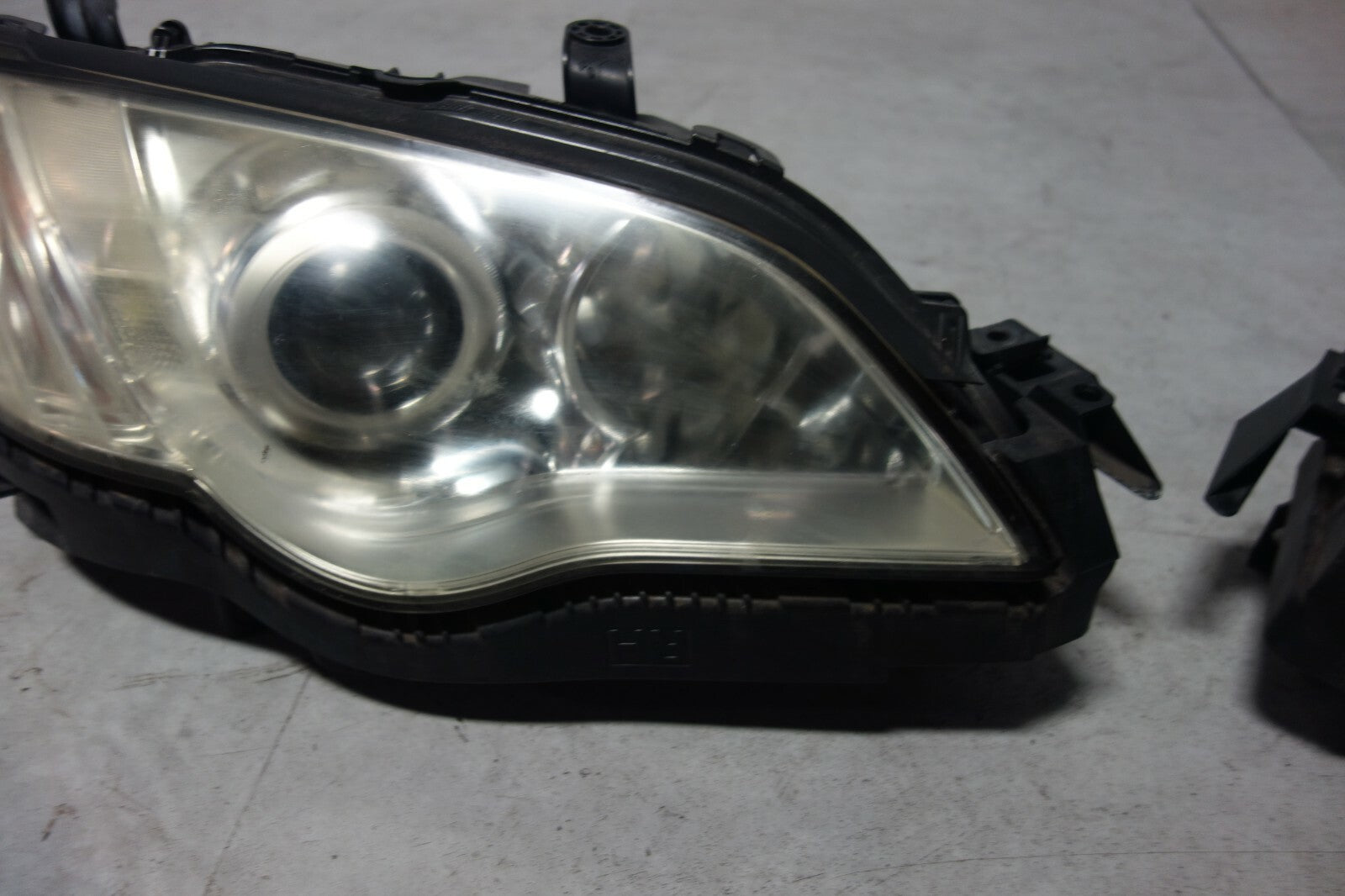 JDM Subaru Legacy HID Headlights 2008 2009 OEM Japan BP9 BP5 BPE Genuine