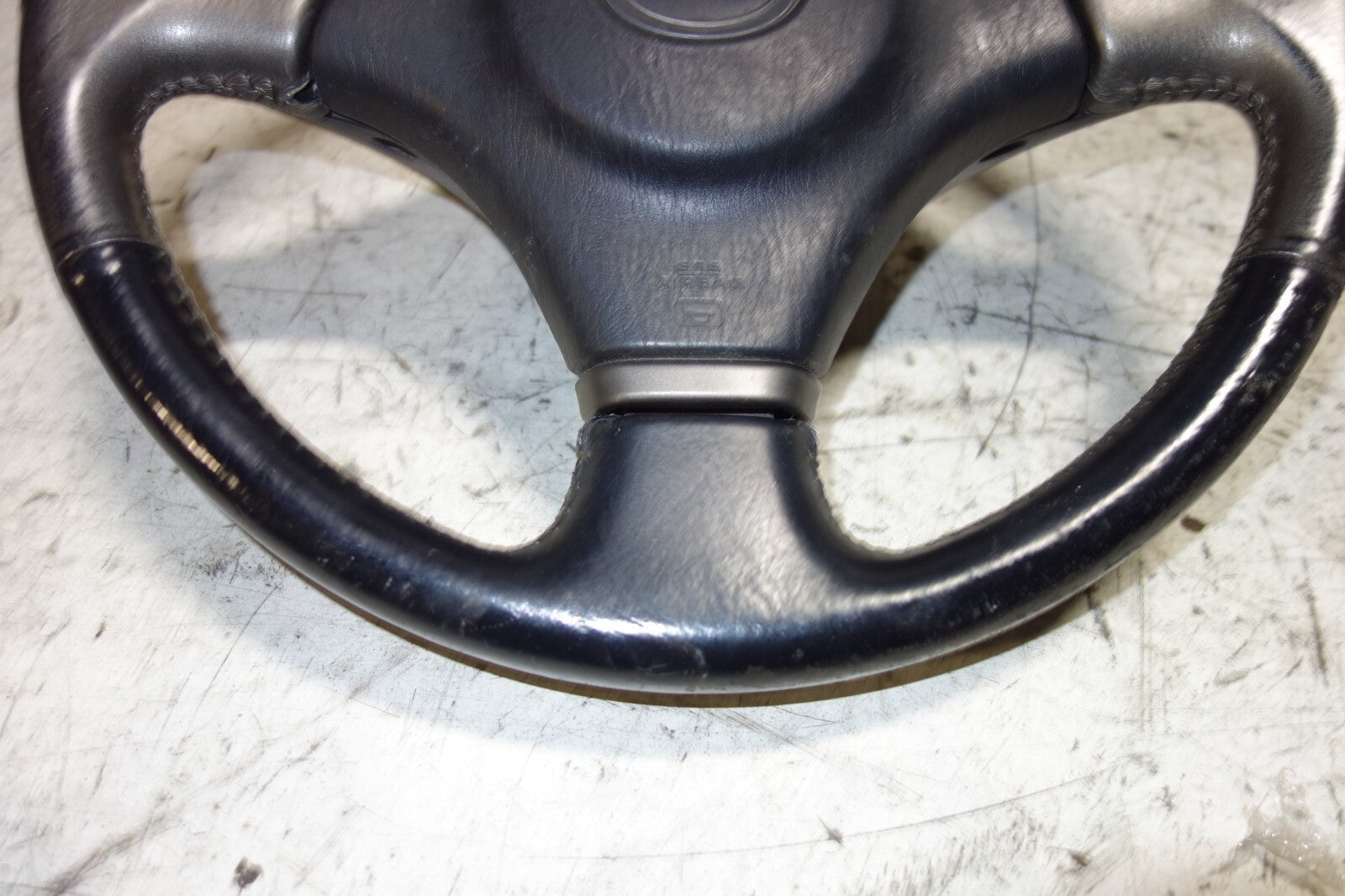 JDM 2001-2005 LEXUS IS300 TOYOTA ALTEZZA SXE10 STEERING WHEEL & HUB Fits:IS300