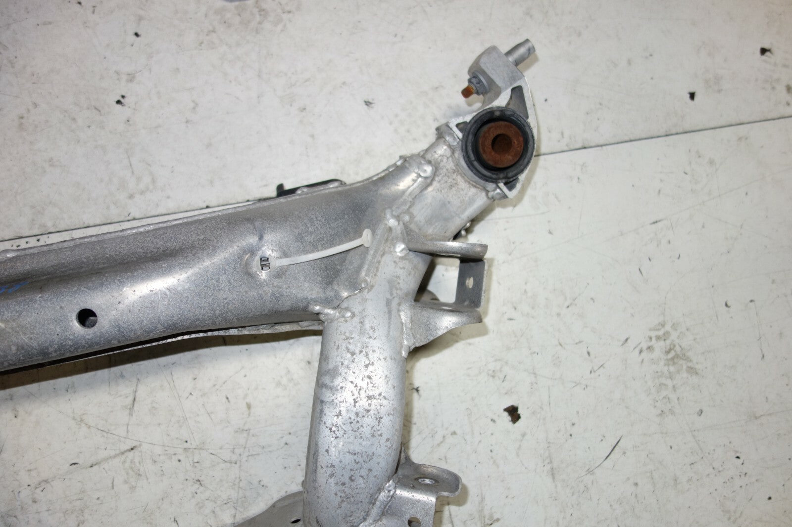 JDM Infiniti G35 Coupe Nissan 350z Rear Subframe Cradle 2003-2009 OEM Japan