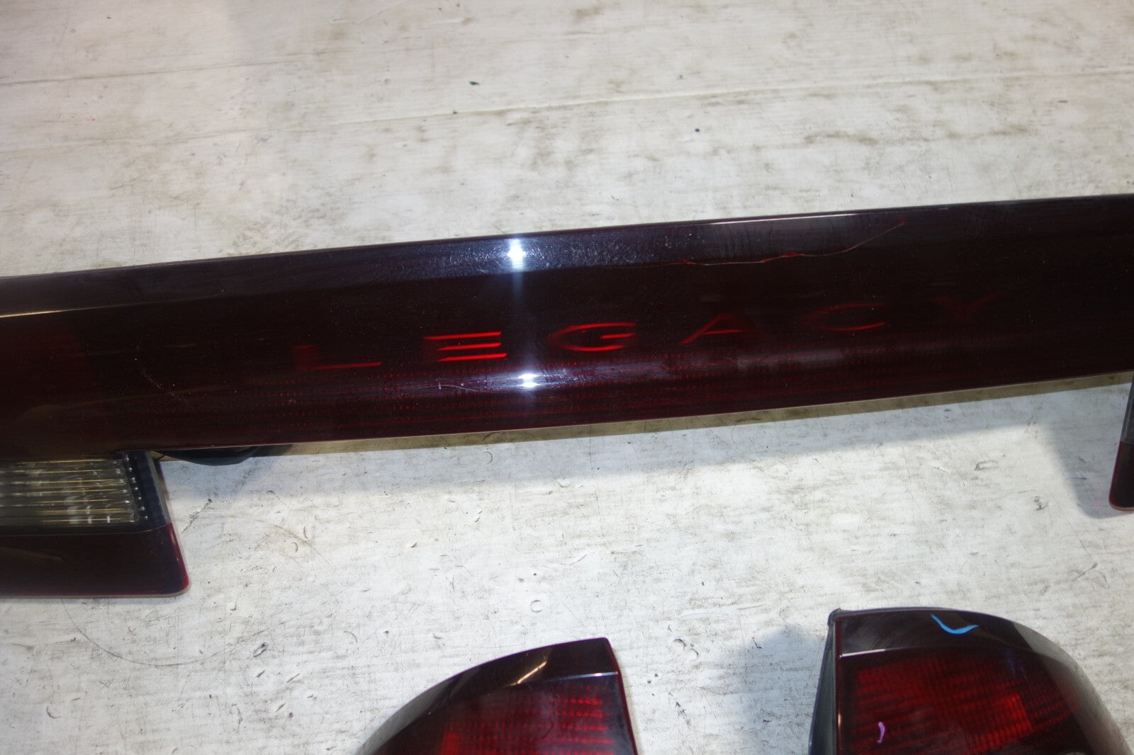 JDM Subaru Legacy Sedan Taillights BE5 Left & Right 2000-2004 Garnish