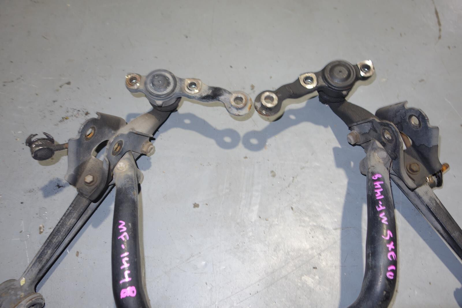 JDM Lexus IS300 Altezza Front Lower Control Arms Ball Joints 2001-2005 SXE10 OEM