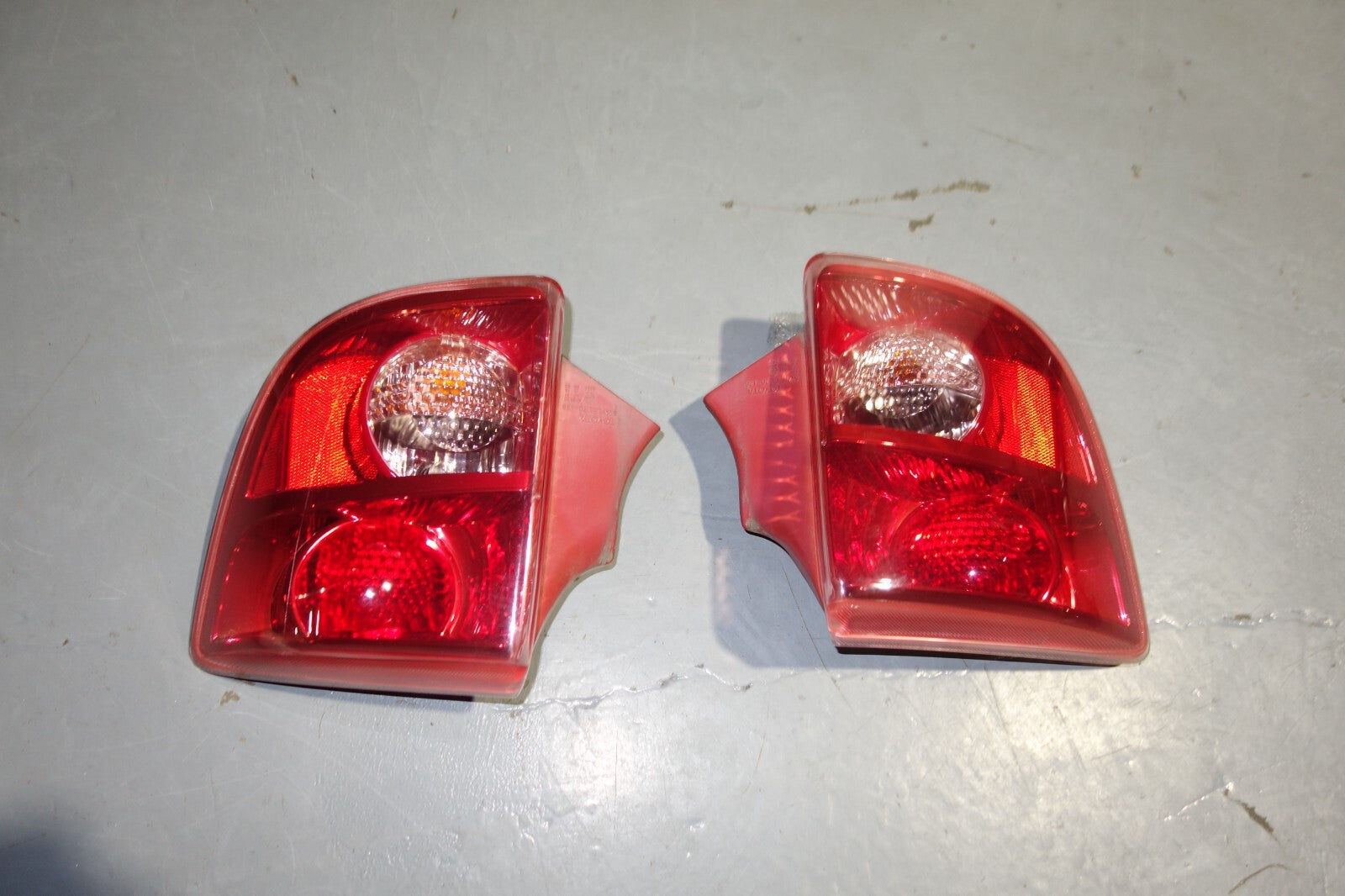 JDM 2000-2005 TOYOTA CELICA OEM TAIL LIGHTS LH LR TAIL LAMPS 2000-2005