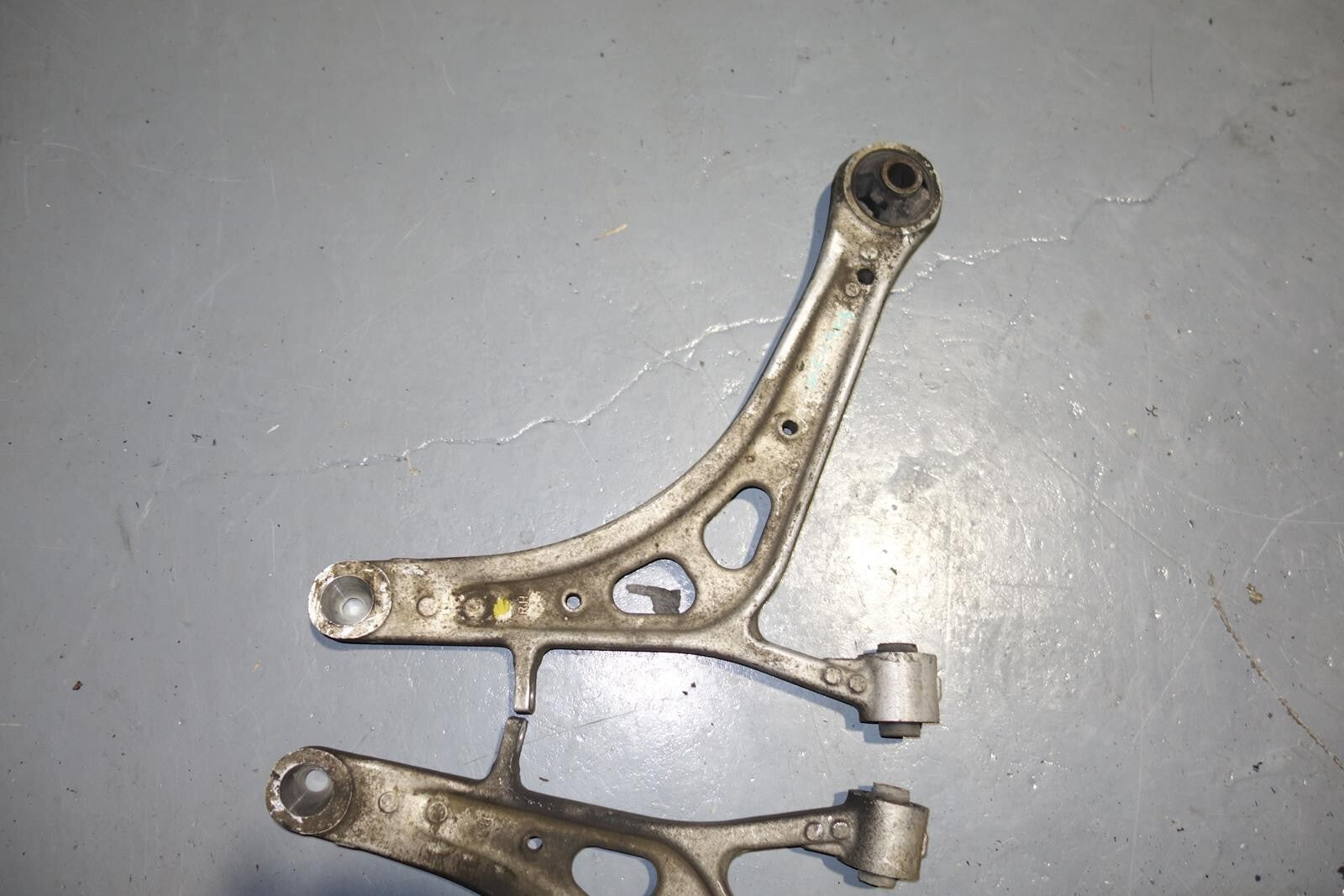 JDM SUBARU LEGACY OUTBACK OEM SPEC-B ALUMINUM FRONT LOWER CONTROL ARM 2005-2009