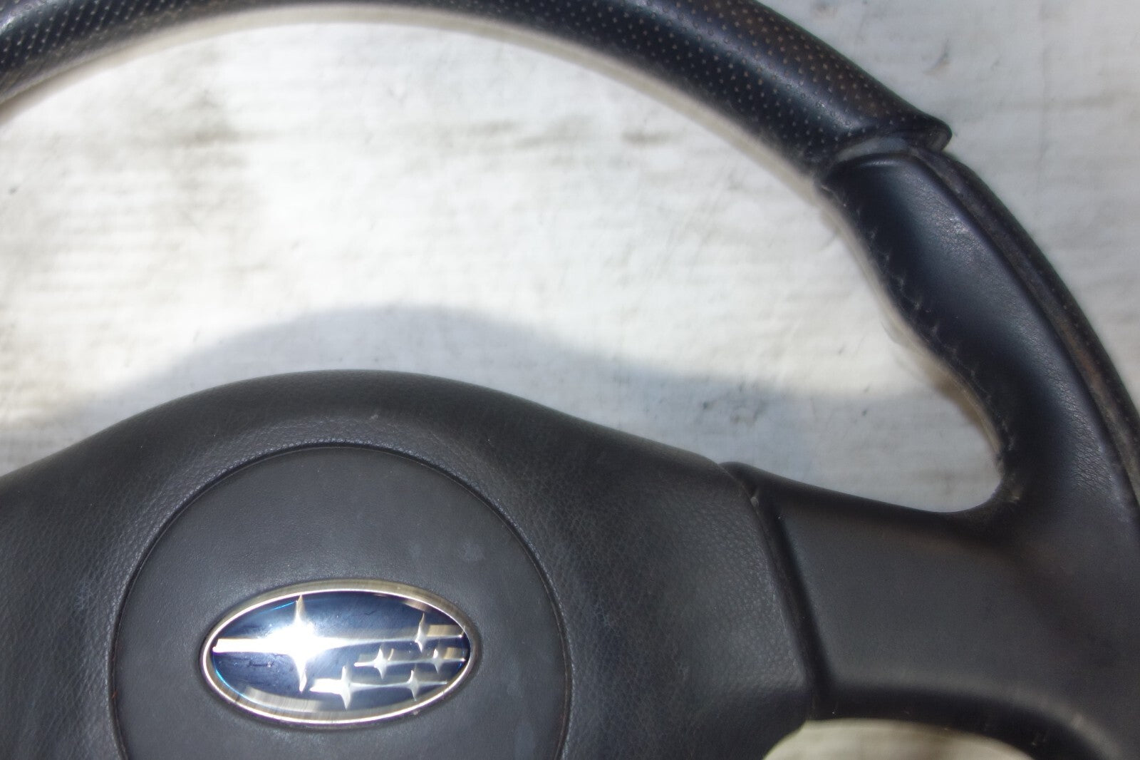 JDM 93-07 SUBARU FORESTER IMPREZA WRX GDB GGA GC8 GF8 MOMO STEERING WHEEL & HUB