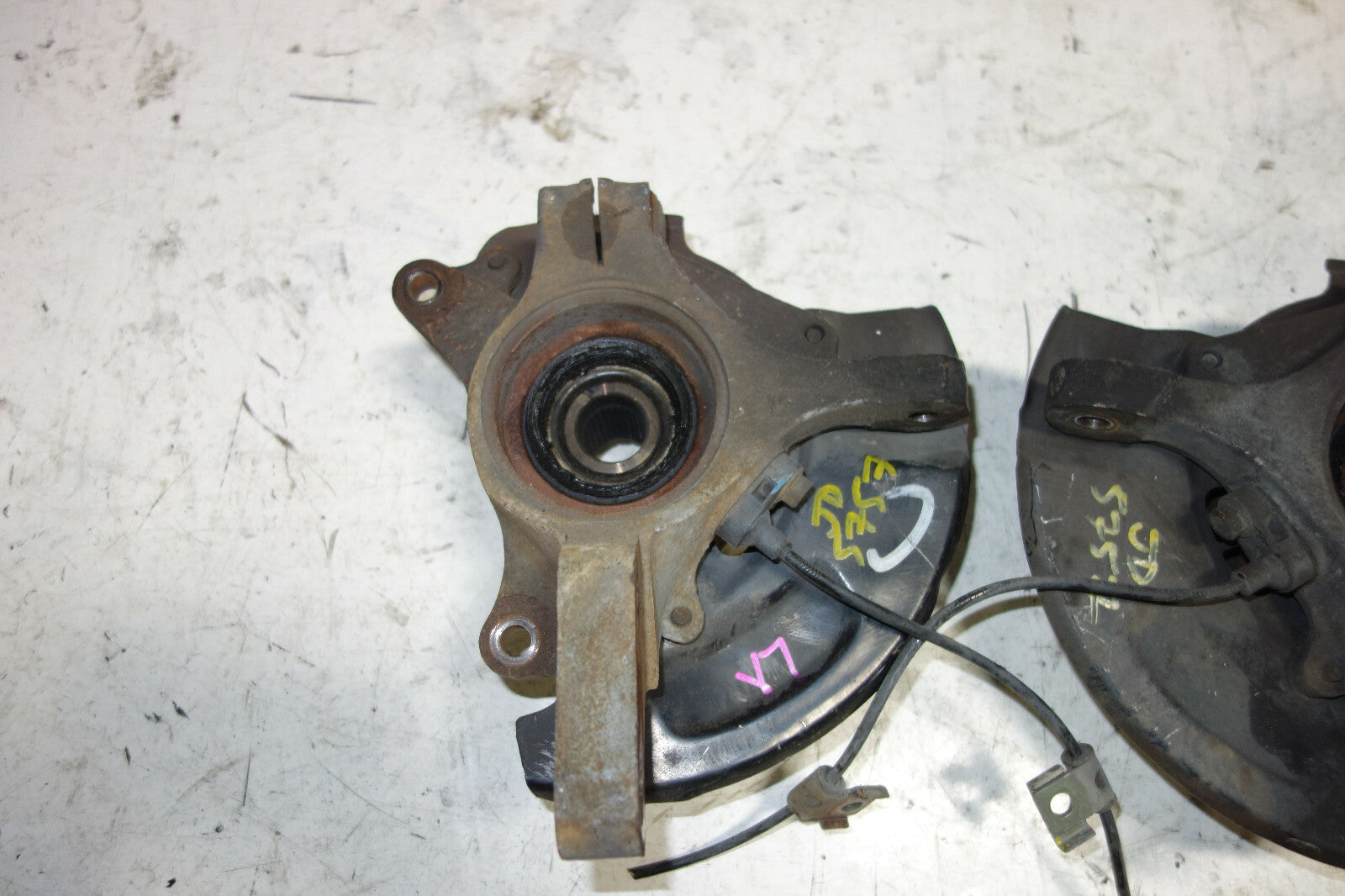2002-2007 JDM Subaru Impreza Wrx Sti Front Spindles Hubs Knuckles Bearings 5X100