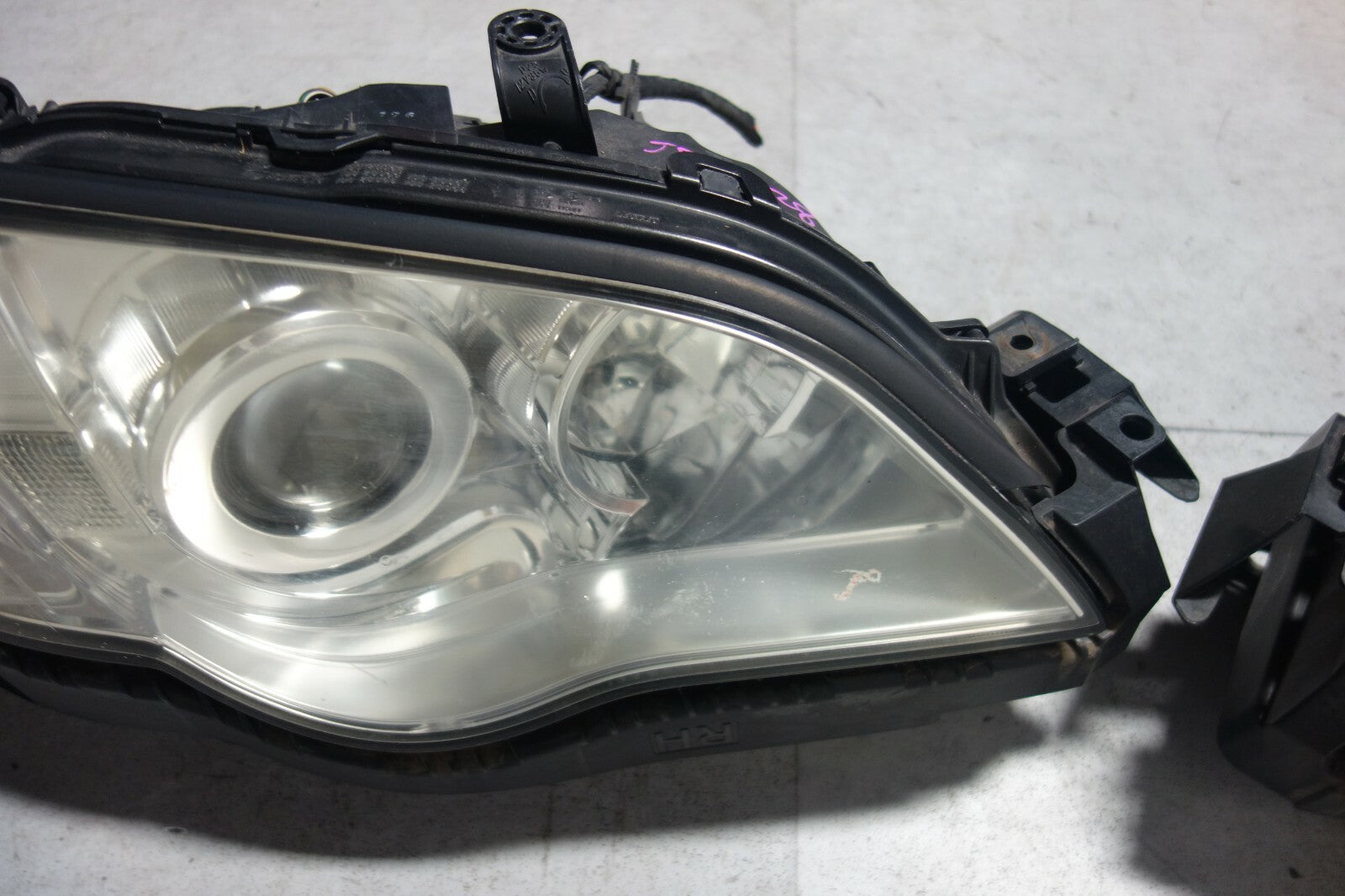 JDM 2008-2009 GENUINE SUBARU LEGACY USED OEM HID HEAD LIGHTS LAMPS BLE BP5 BP9