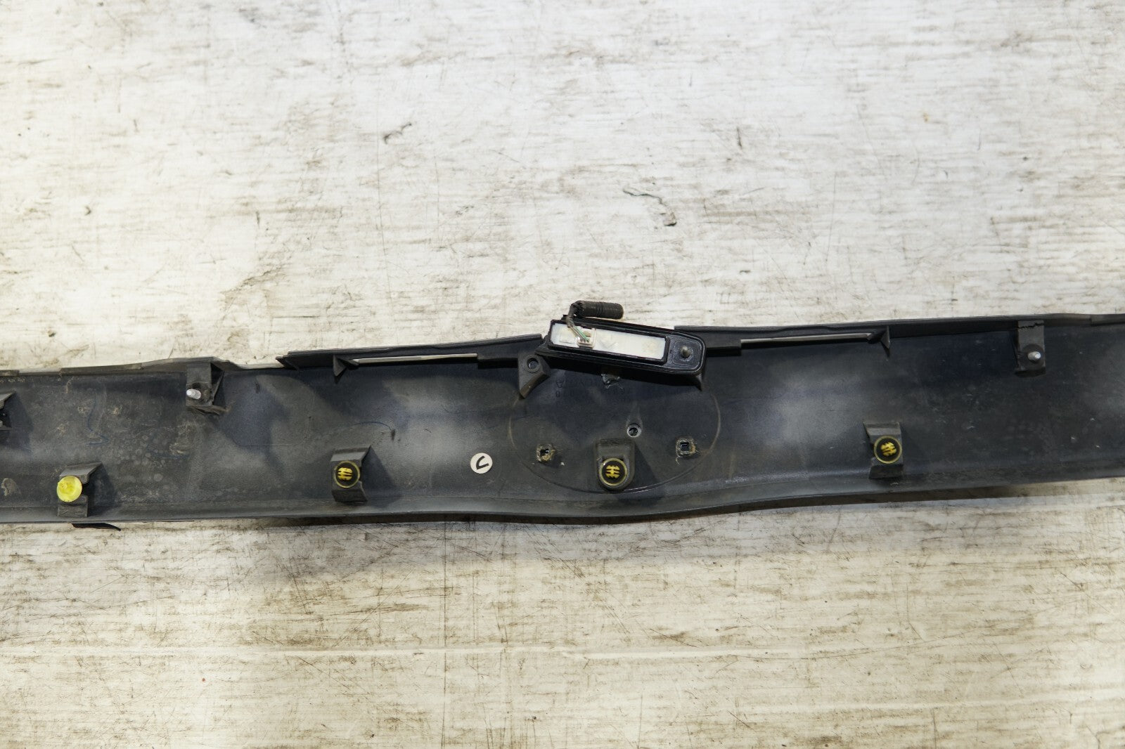 JDM Toyota Prius Rear CENTER GARNISH  ZVW30 2010-2011-2012-2013-2014-2015 MF-331