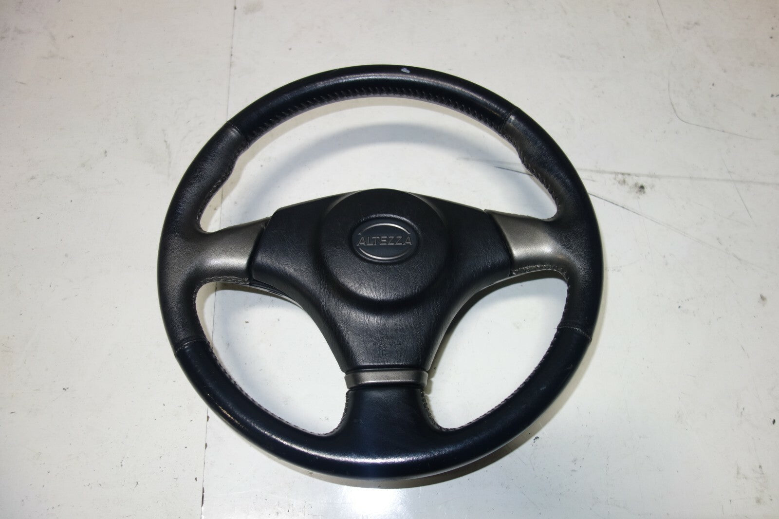 JDM 2001-2005 LEXUS IS300 TOYOTA ALTEZZA SXE10 STEERING WHEEL & HUB Fits:IS300