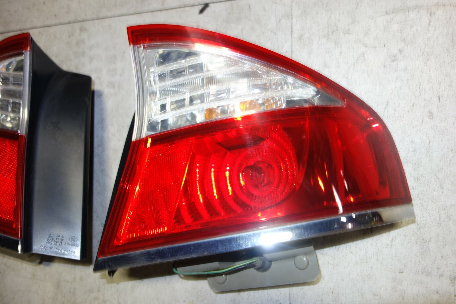 JDM 2005-2009 SUBARU LEGACY BL5 OEM USED TAIL LIGHTS 4 DOOR SEDAN TAIL LAMPS