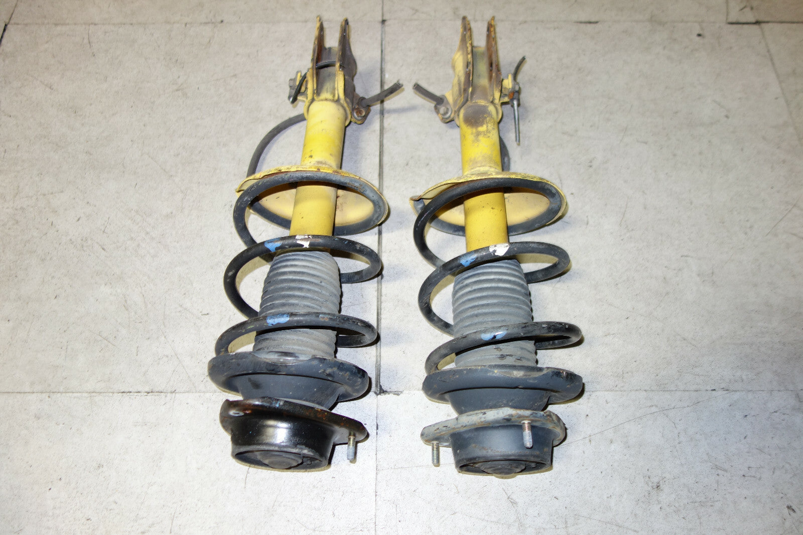 JDM Subaru Legacy Impreza WRX STi Forester Front Shocks Coil Spring Struts 90-04