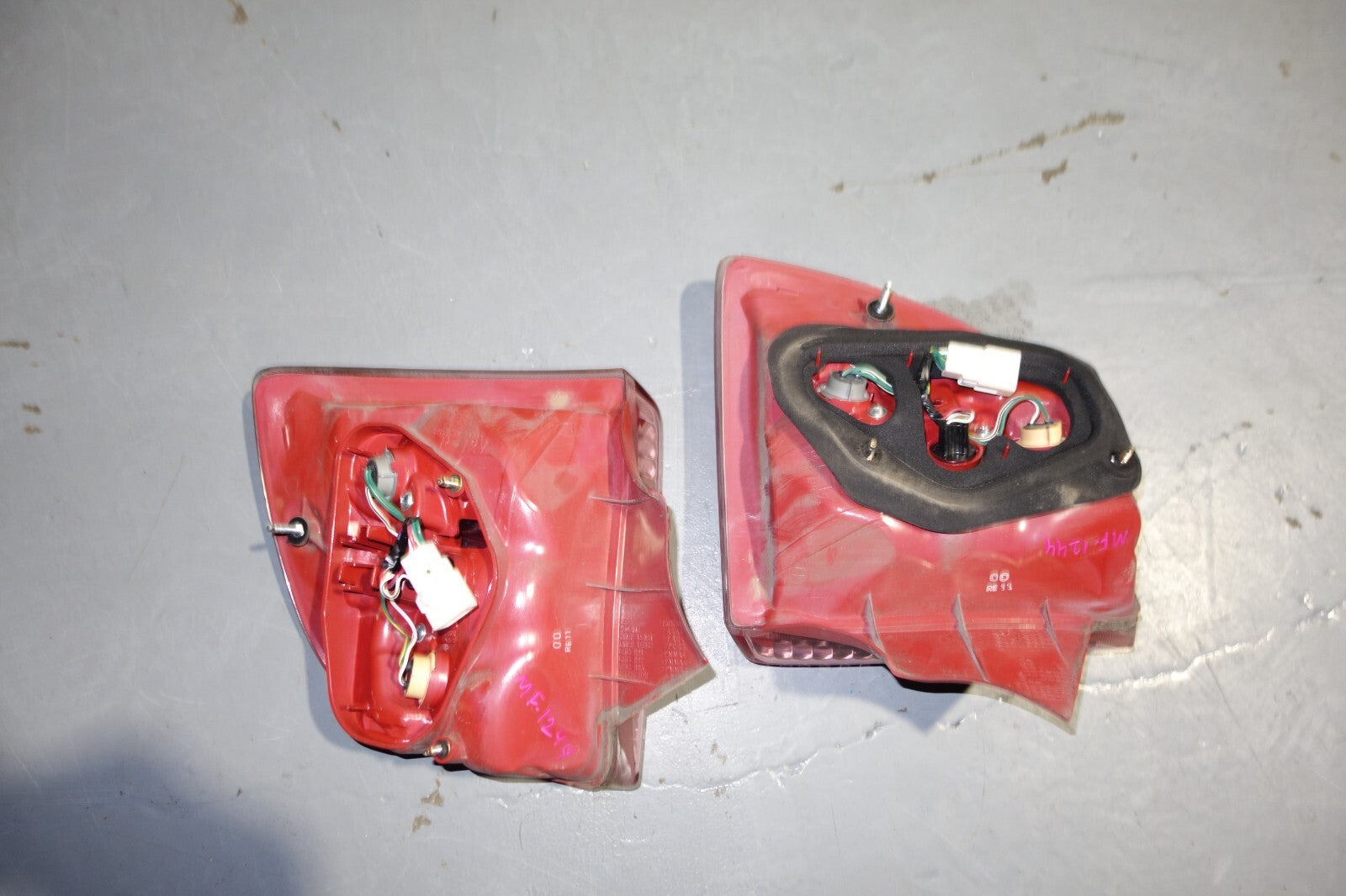 JDM 2000-2005 TOYOTA CELICA OEM TAIL LIGHTS LH LR TAIL LAMPS 2000-2005