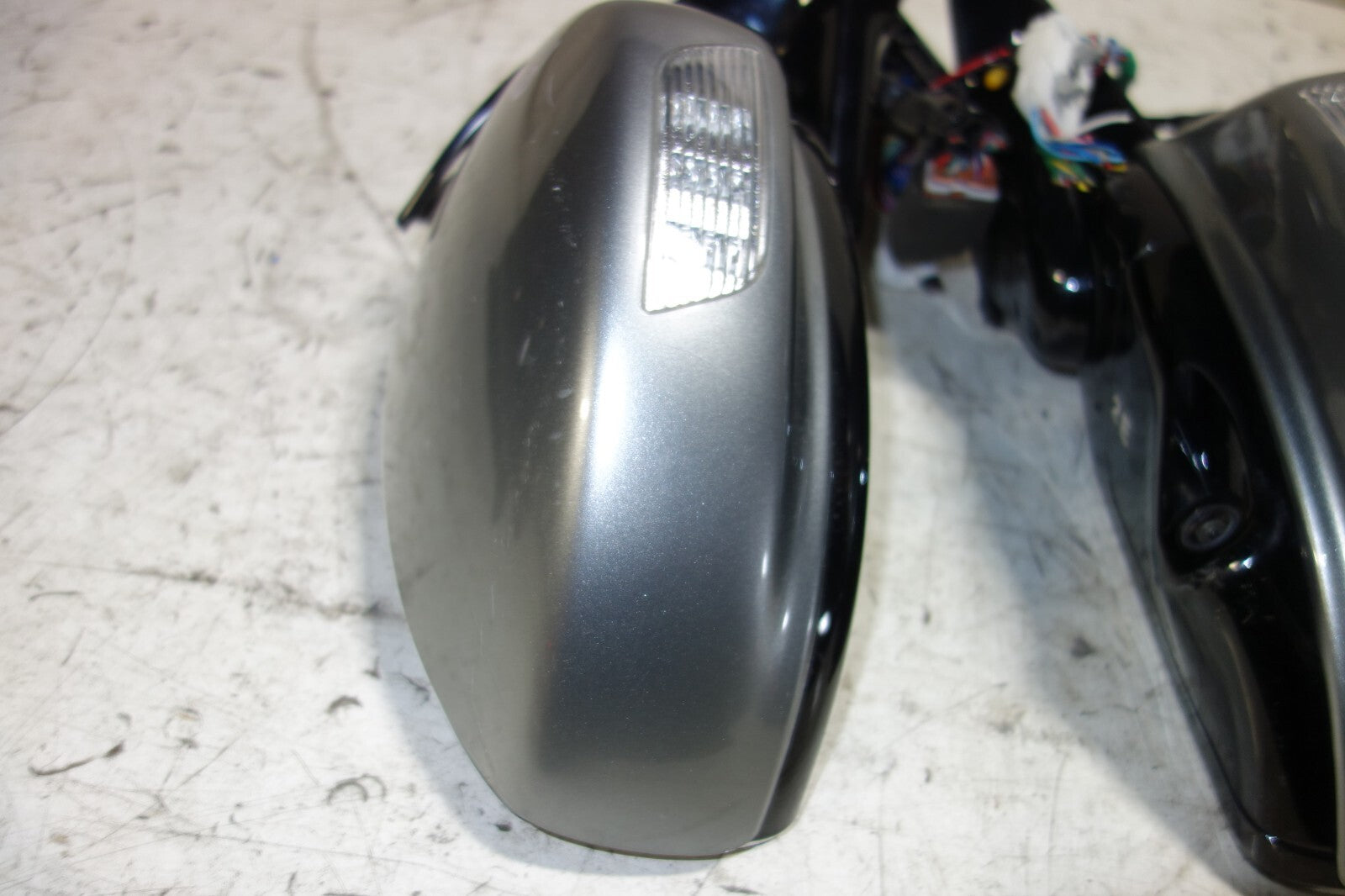 JDM Infiniti M35 / M45 Side View Mirrors Power Folding LED Signal 2006-2010